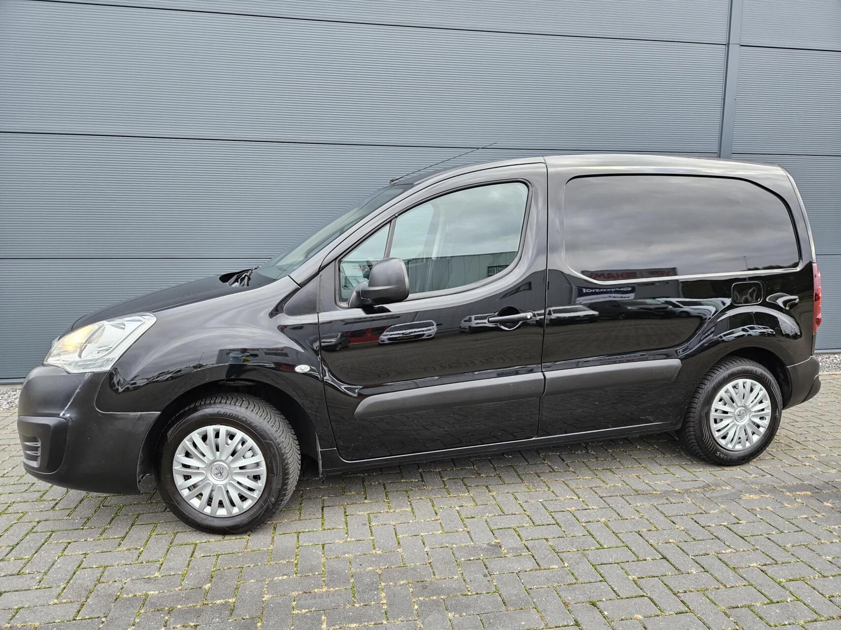 Hoofdafbeelding Peugeot Partner