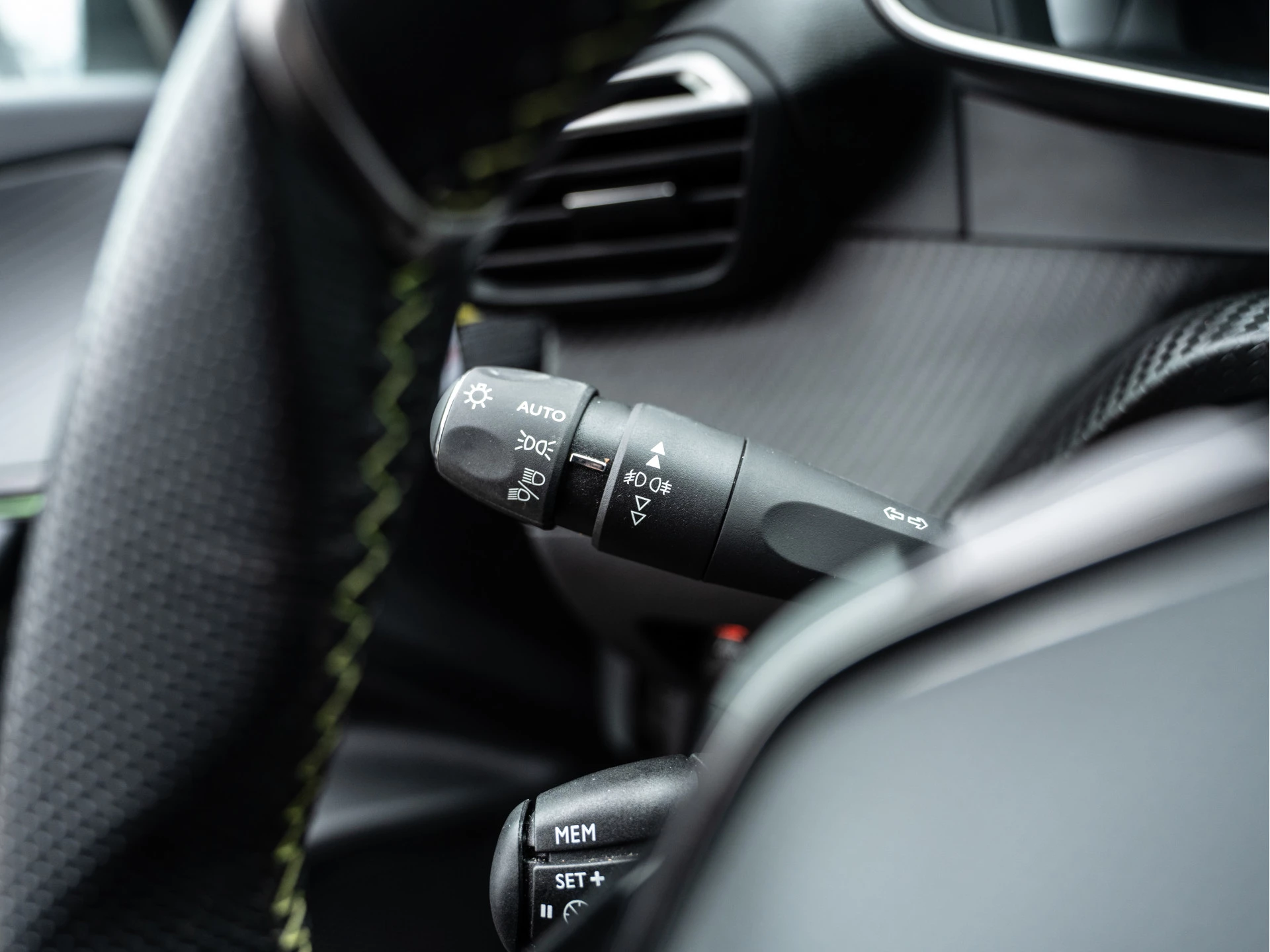 Hoofdafbeelding Peugeot e-2008