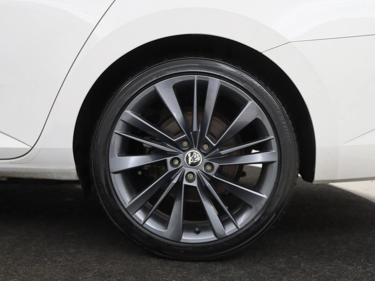 Hoofdafbeelding Škoda Superb
