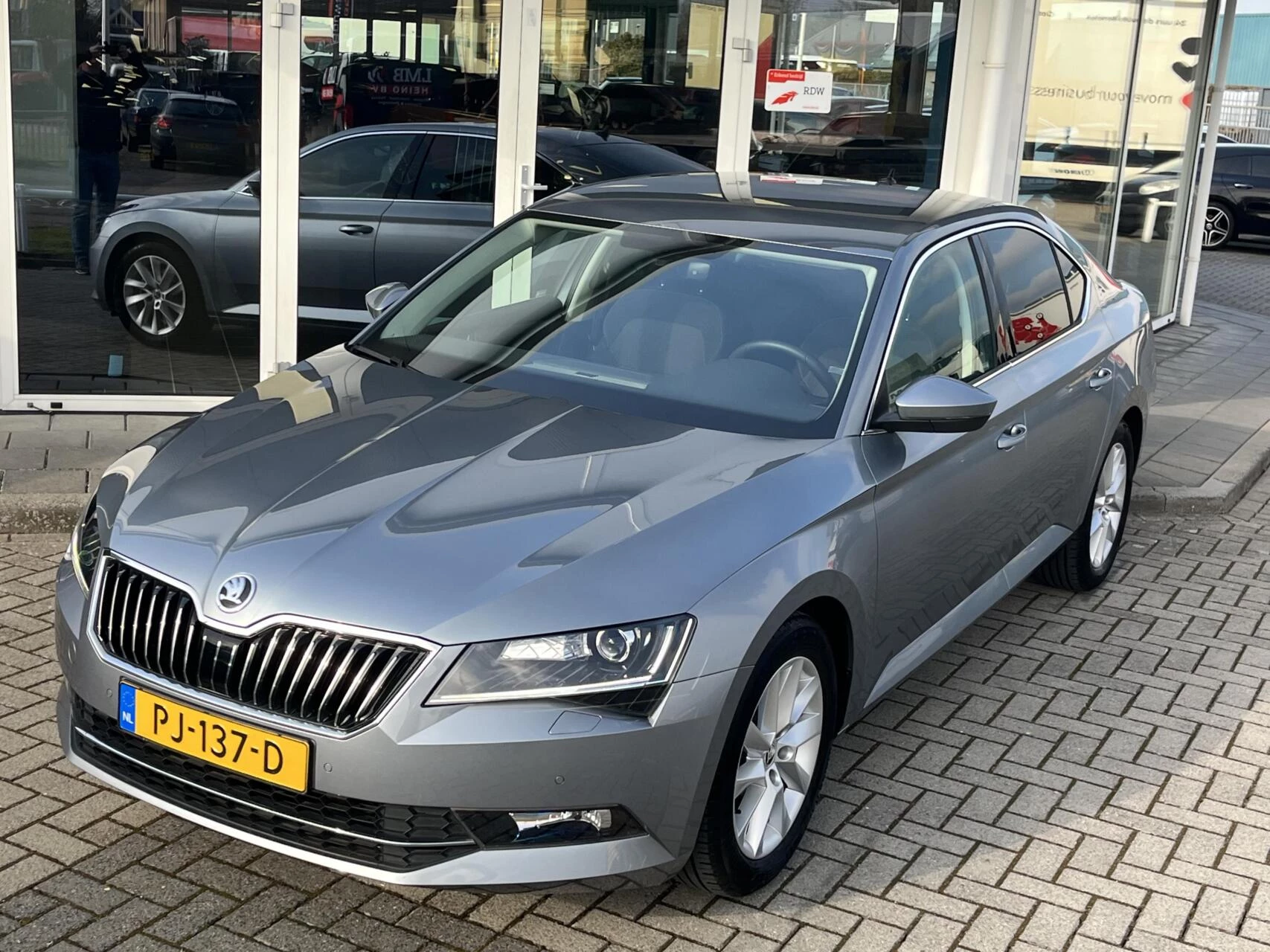 Hoofdafbeelding Škoda Superb