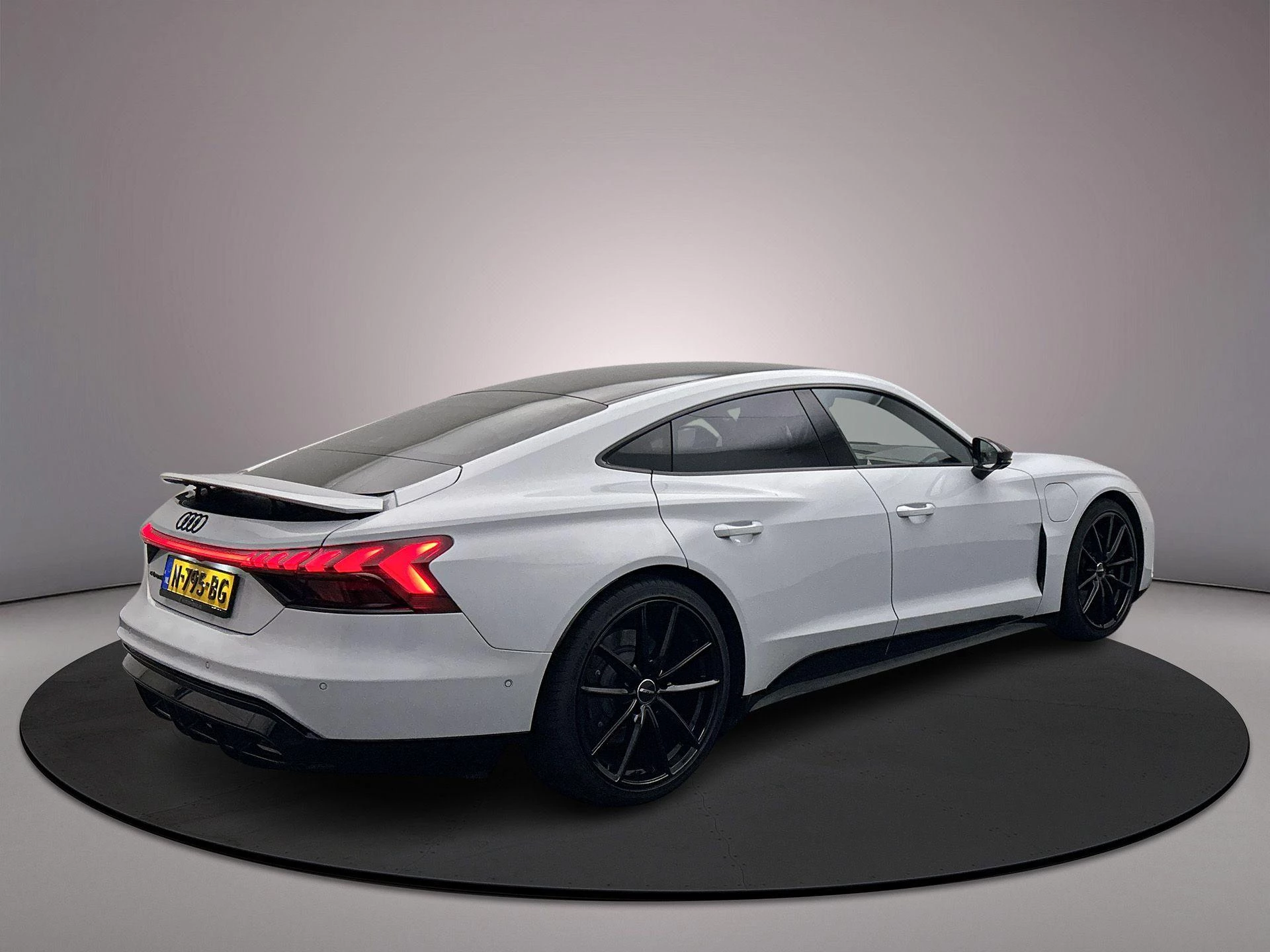 Hoofdafbeelding Audi e-tron GT