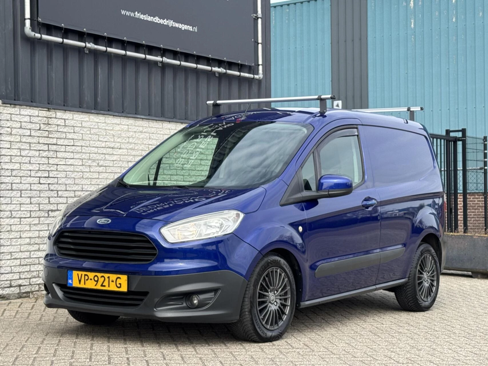 Hoofdafbeelding Ford Transit Courier