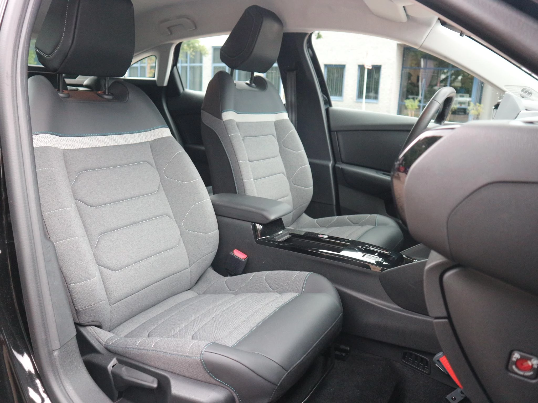 Hoofdafbeelding Citroën ë-C4
