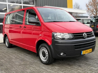 Hoofdafbeelding Volkswagen Transporter Volkswagen Transporter Kombi 2.0 TDI DSG Automaat L2H1 BPM/ BTW vrij Airco Cruise control Trekhaak Navigatie Verlengde uitvoering Marge 1 eigenaar Personenvervoer  Personenbus Groepsvervoer Ex overheid Ideaal voor ombouw naar Camper
