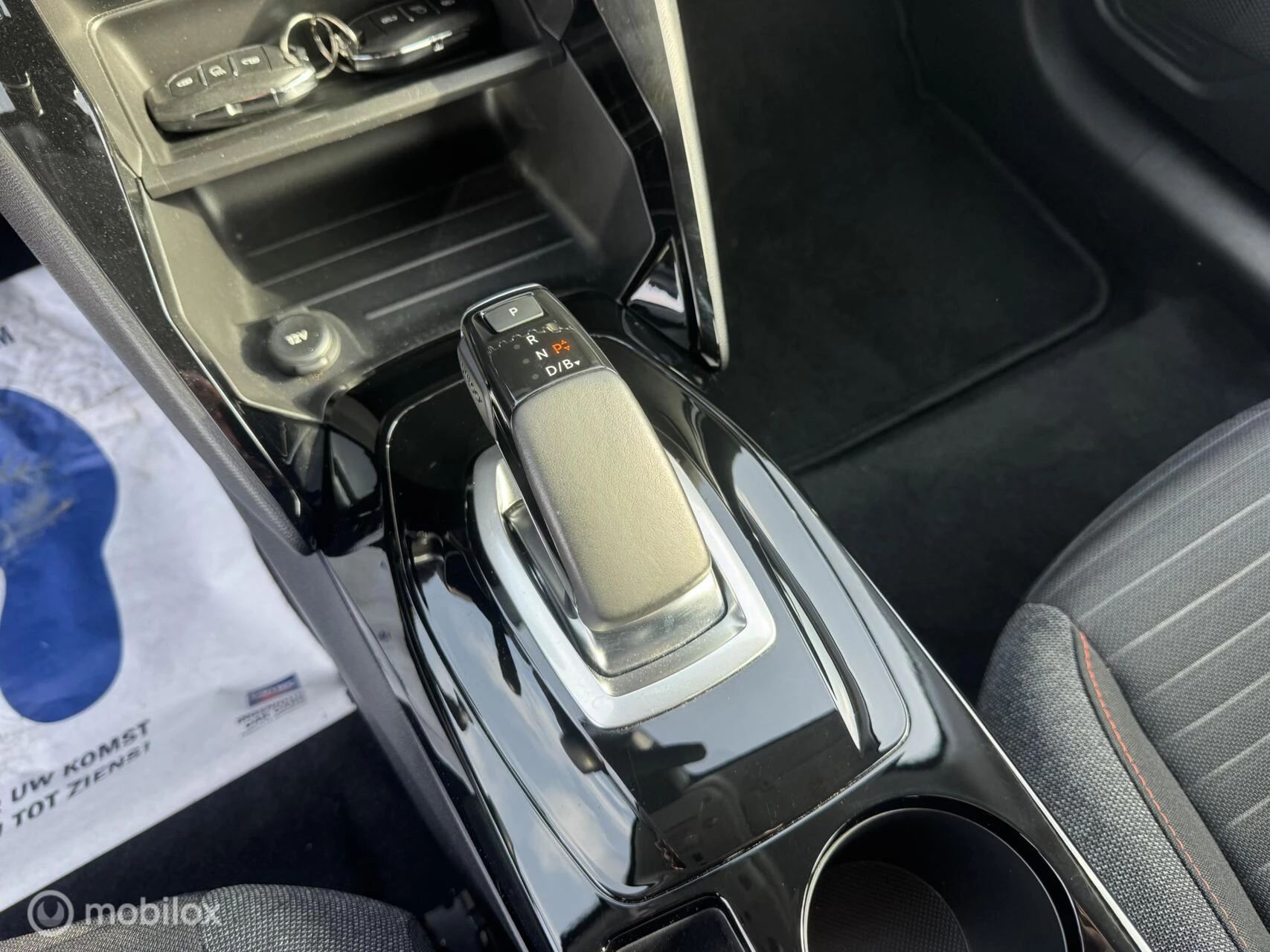 Hoofdafbeelding Peugeot e-208