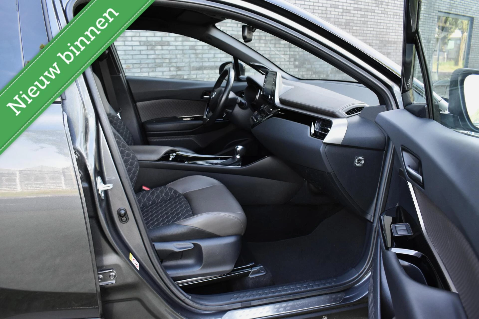 Hoofdafbeelding Toyota C-HR