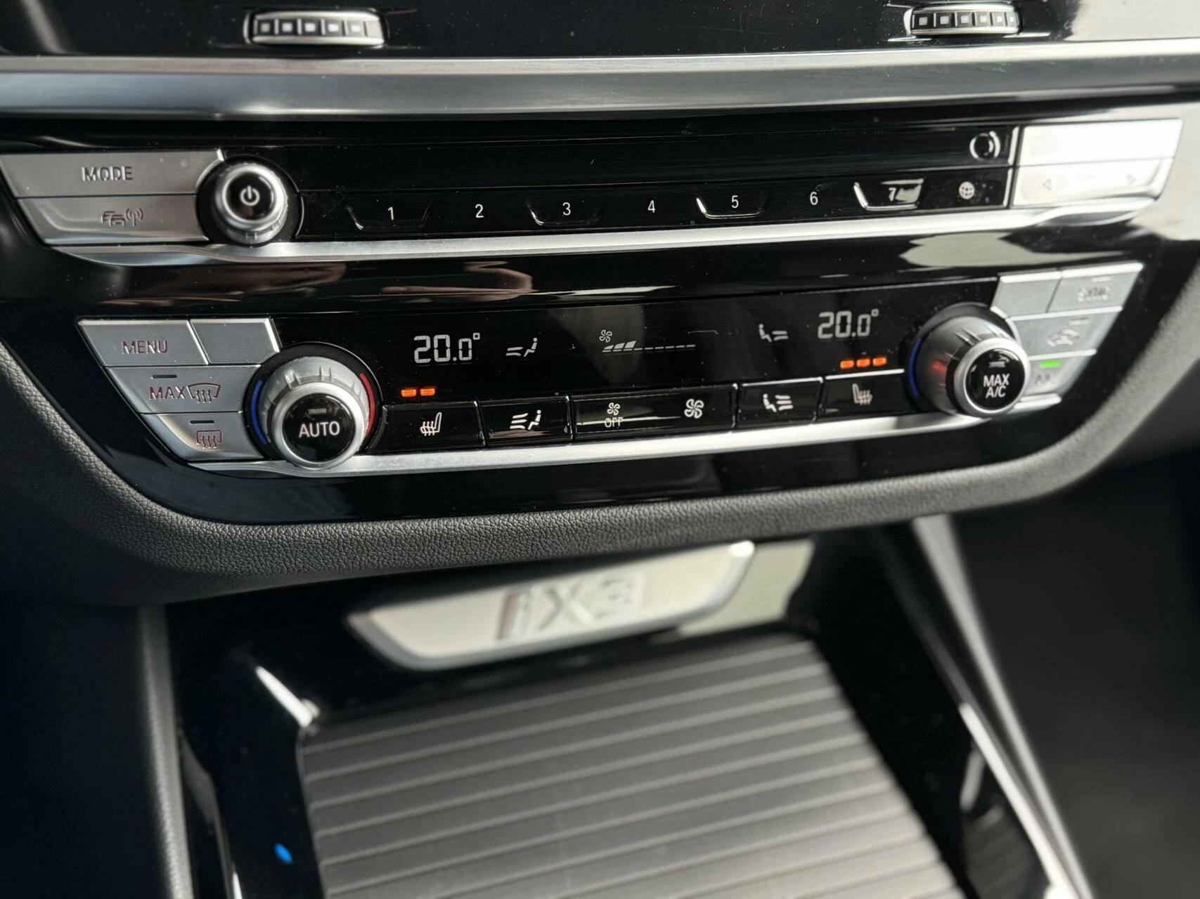 Hoofdafbeelding BMW iX3