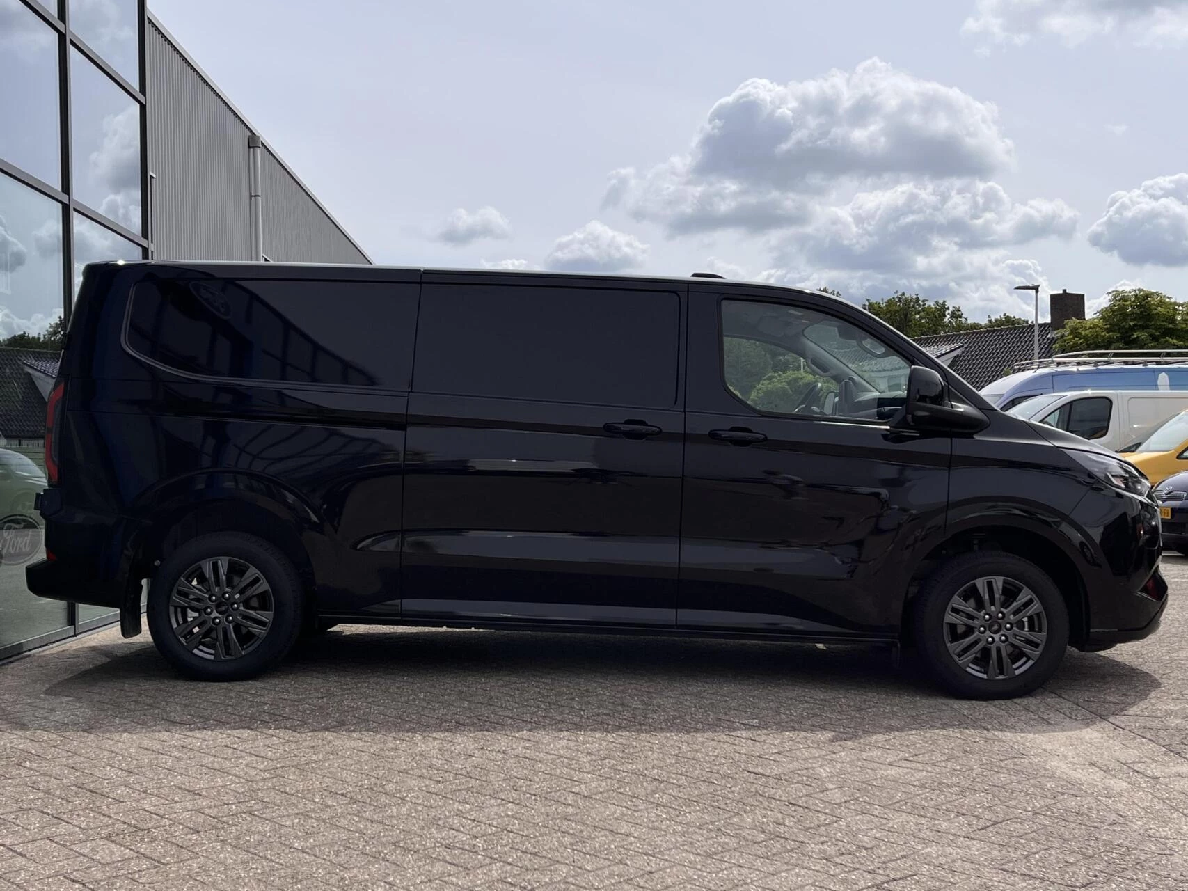Hoofdafbeelding Ford E-Transit Custom