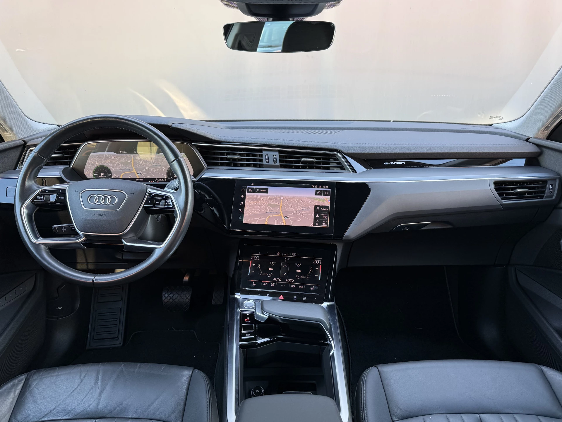 Hoofdafbeelding Audi e-tron