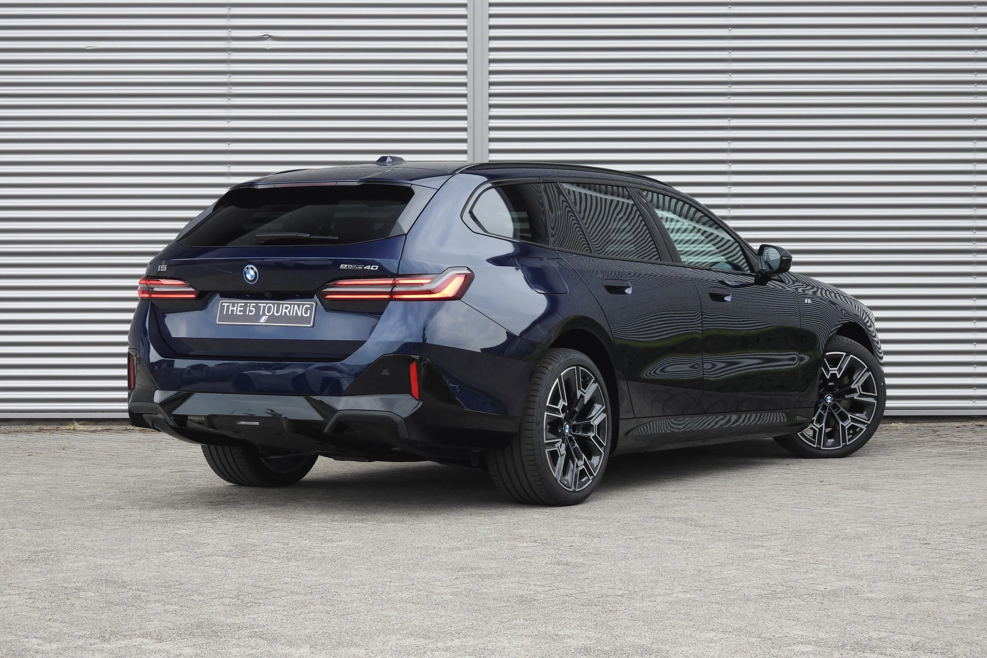 Hoofdafbeelding BMW i5