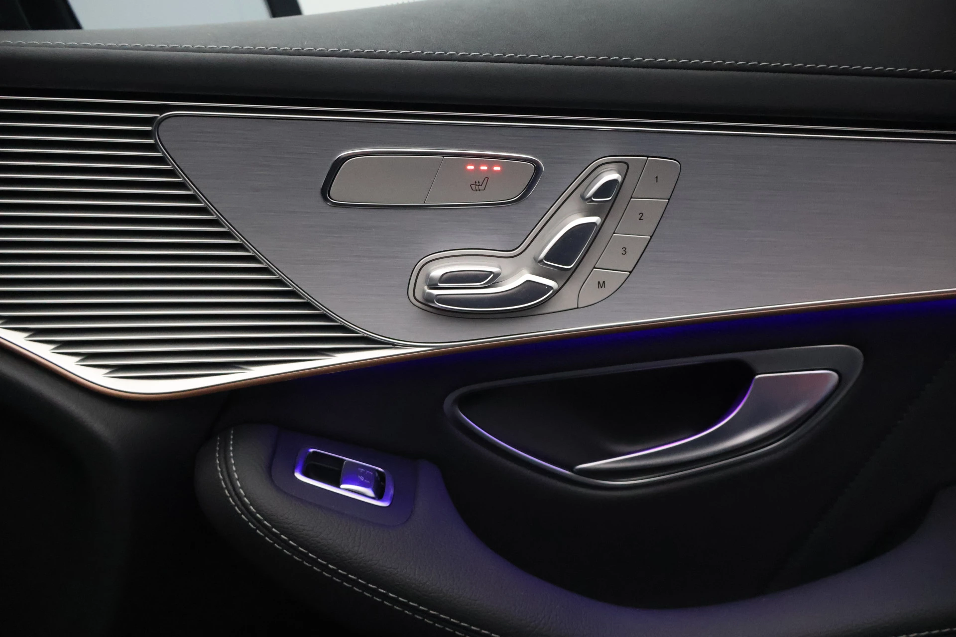 Hoofdafbeelding Mercedes-Benz EQC