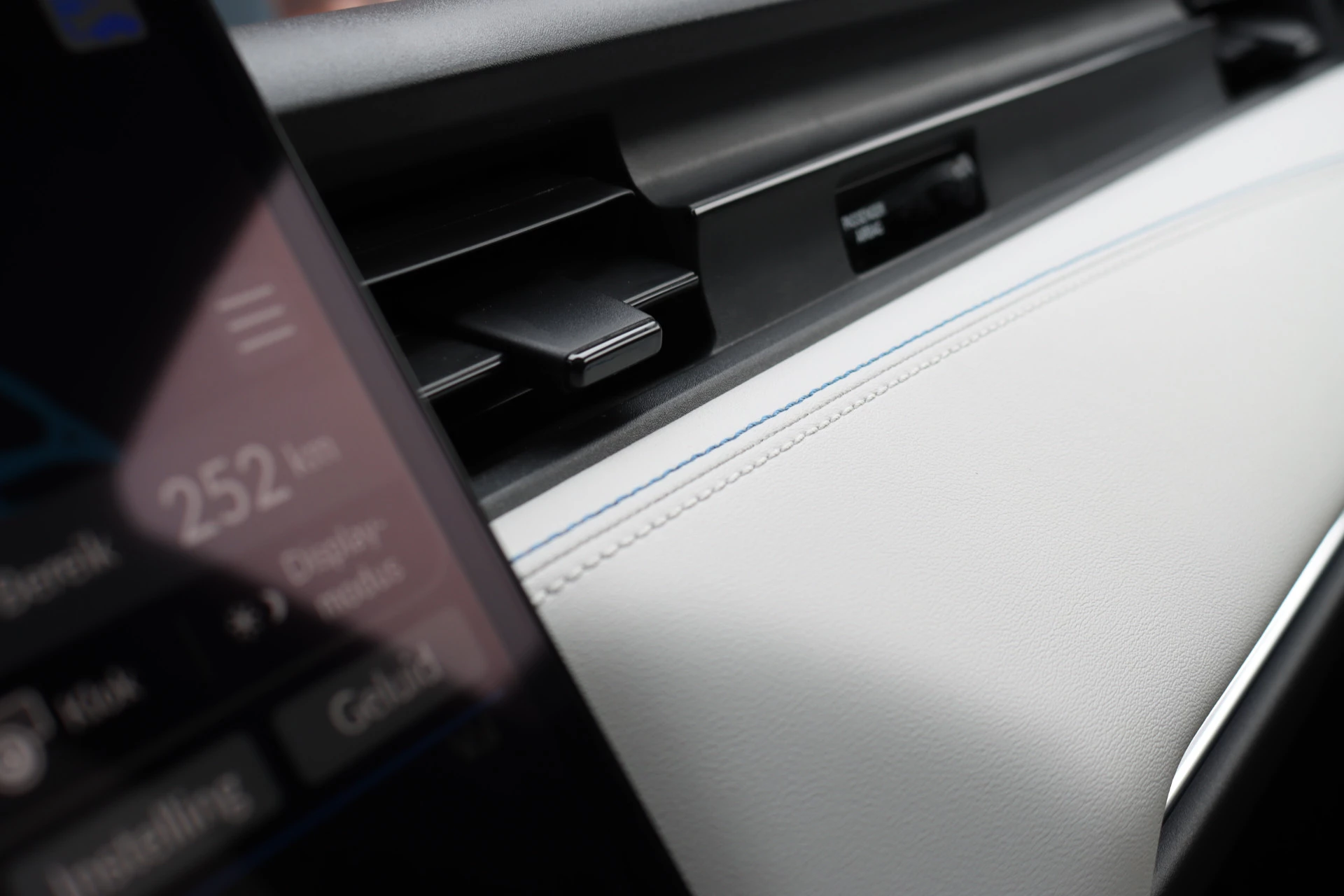 Hoofdafbeelding Honda e:Ny1