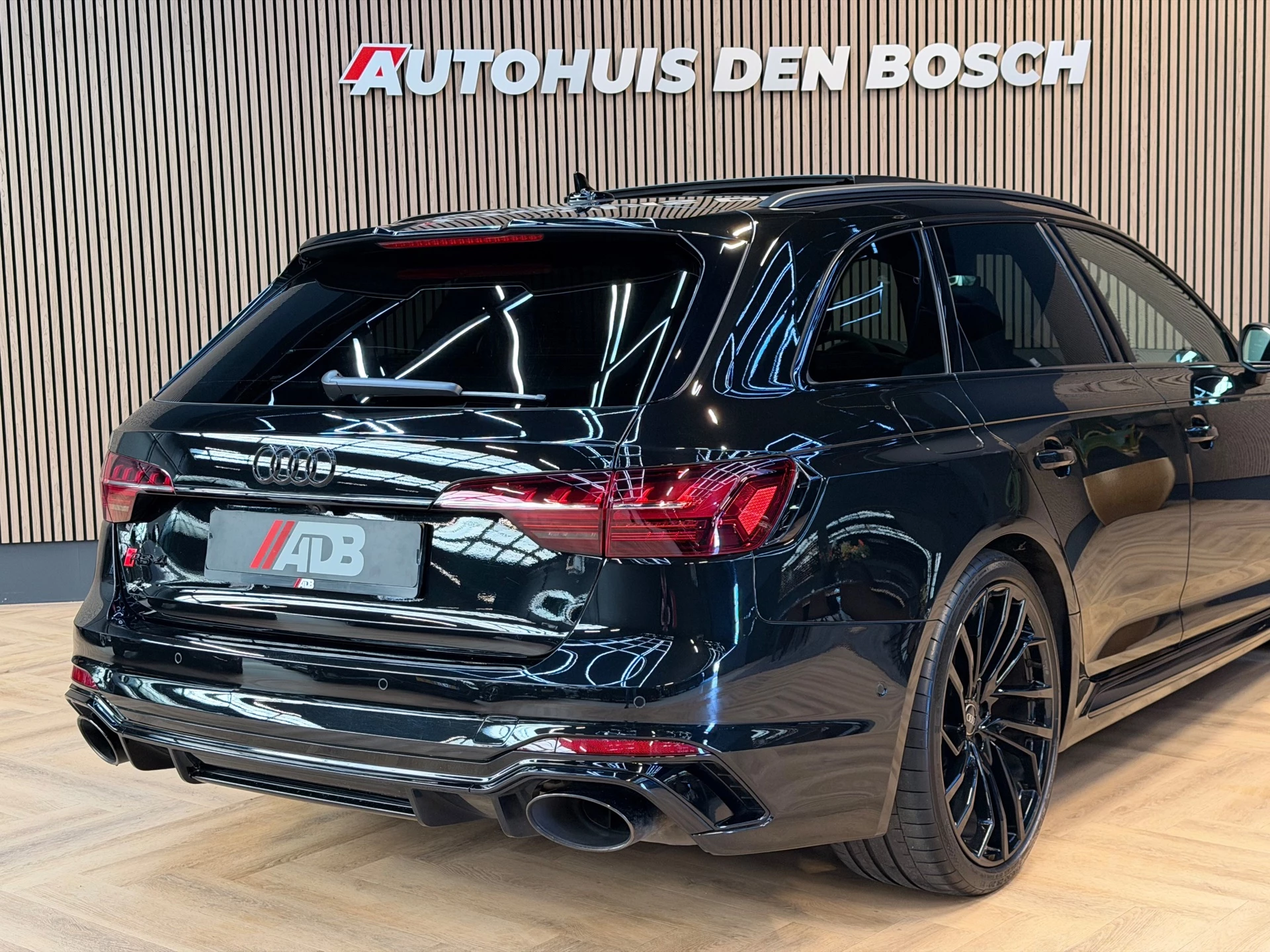 Hoofdafbeelding Audi RS4