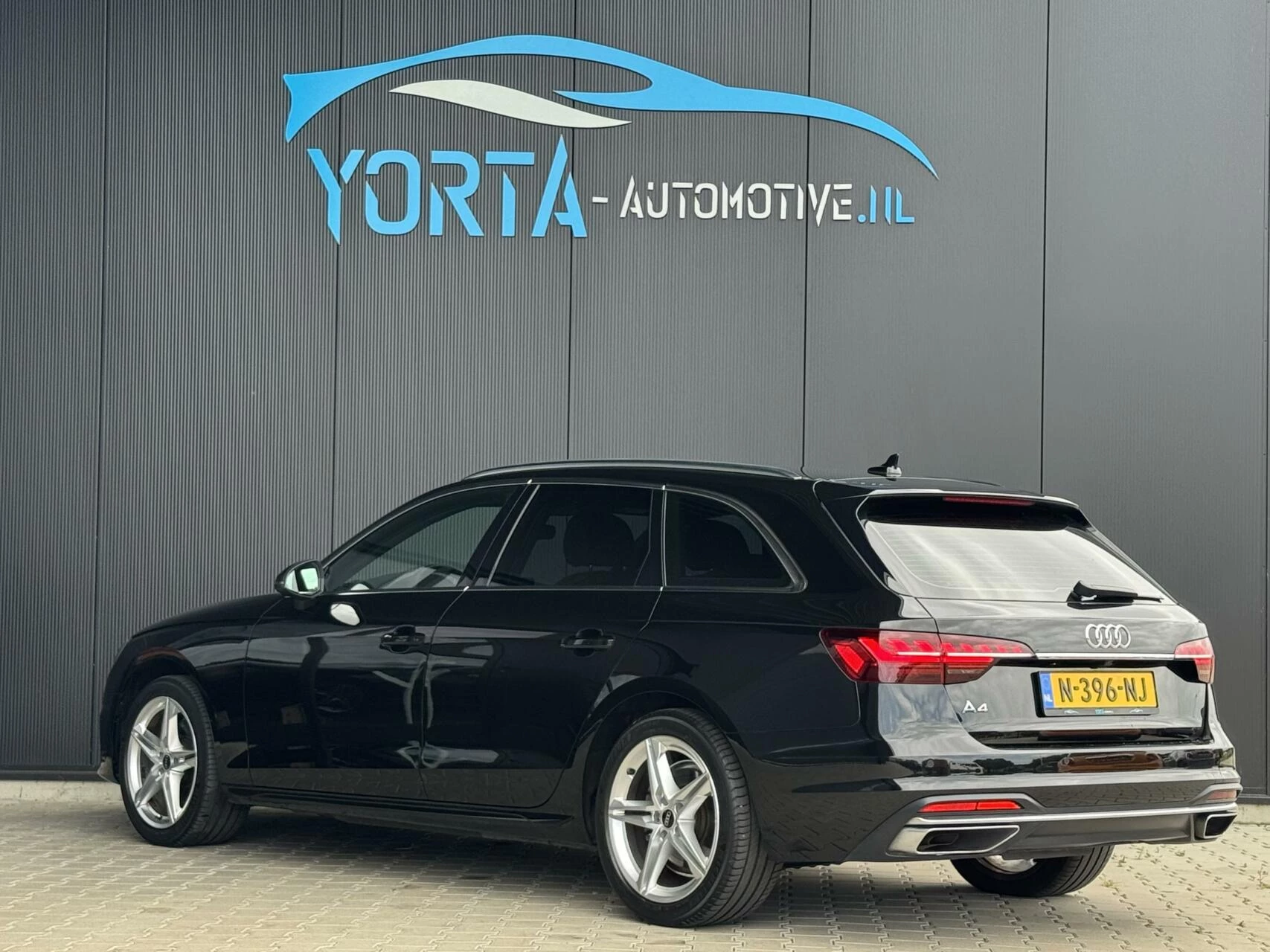 Hoofdafbeelding Audi A4