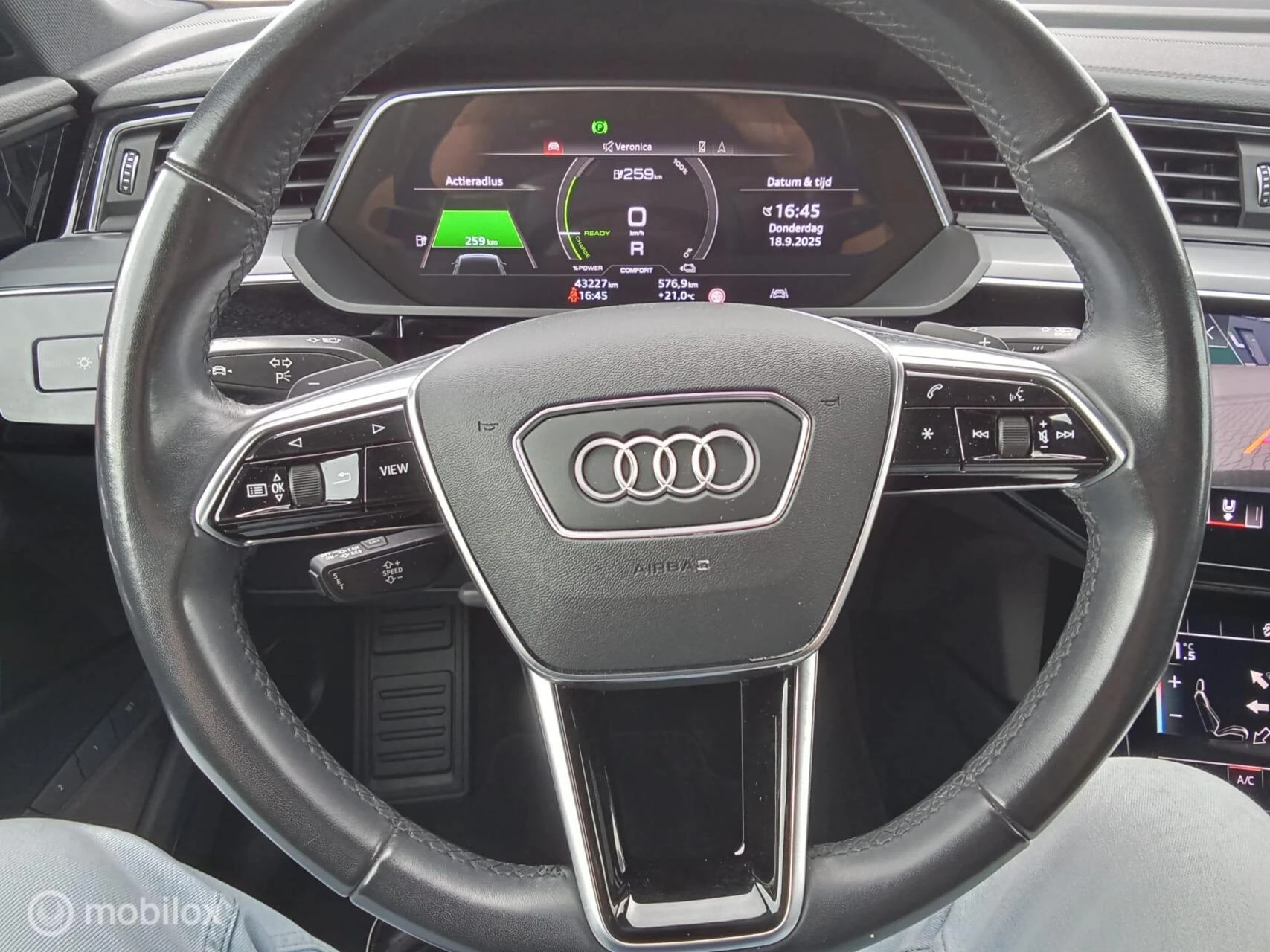 Hoofdafbeelding Audi e-tron
