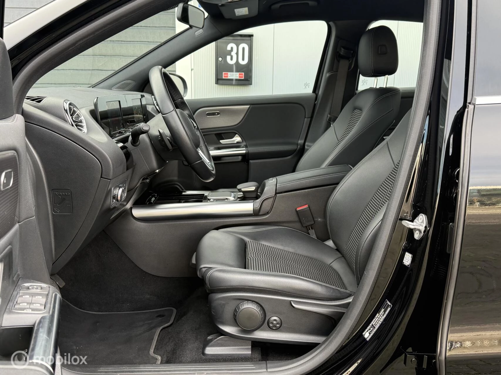 Hoofdafbeelding Mercedes-Benz EQA