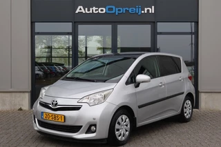Hoofdafbeelding Toyota Verso-S Toyota Verso-S 1.3 VVT-i Aspiration AUTOMAAT Clima, Cruise,camera, Pano dak, Trekhaak