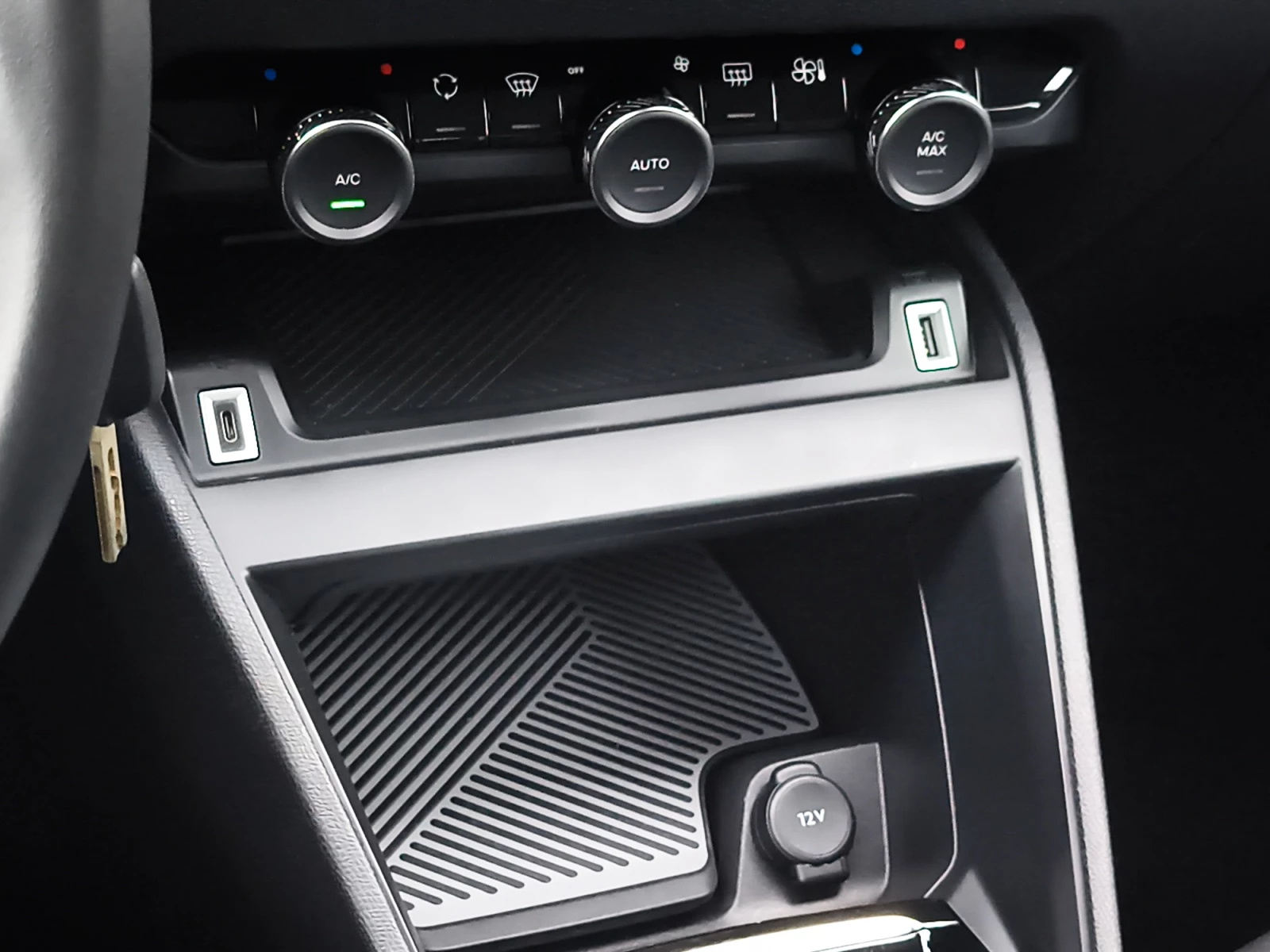 Hoofdafbeelding Citroën ë-C4 X