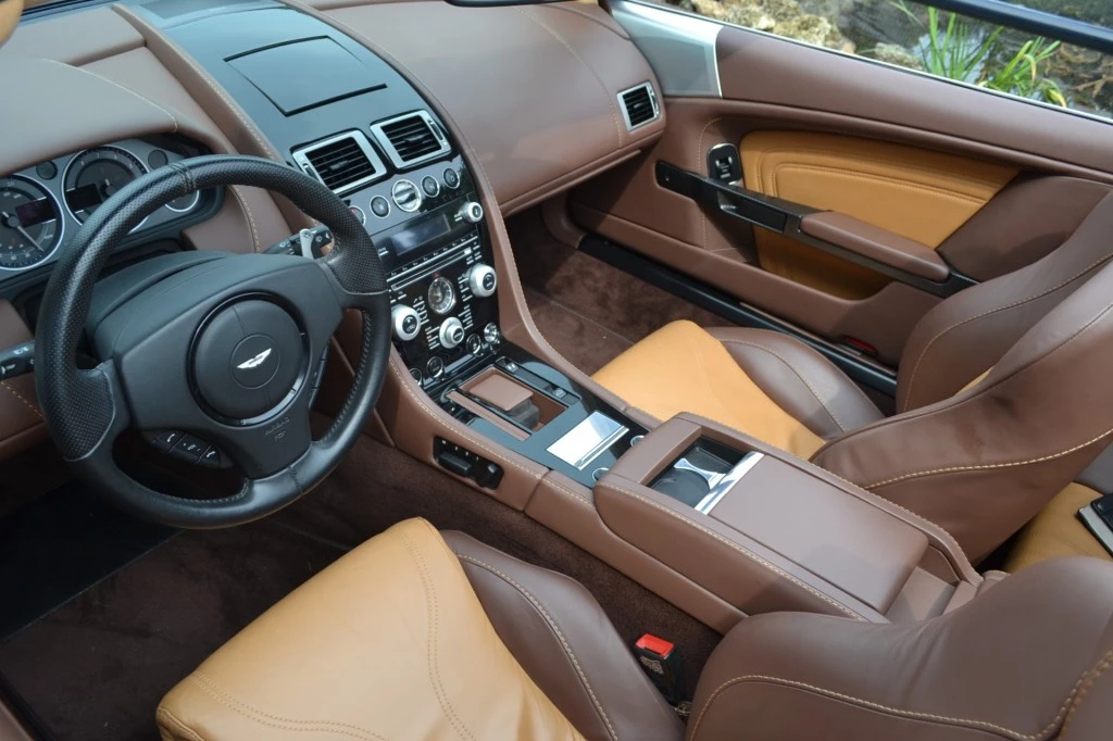 Hoofdafbeelding Aston Martin DBS