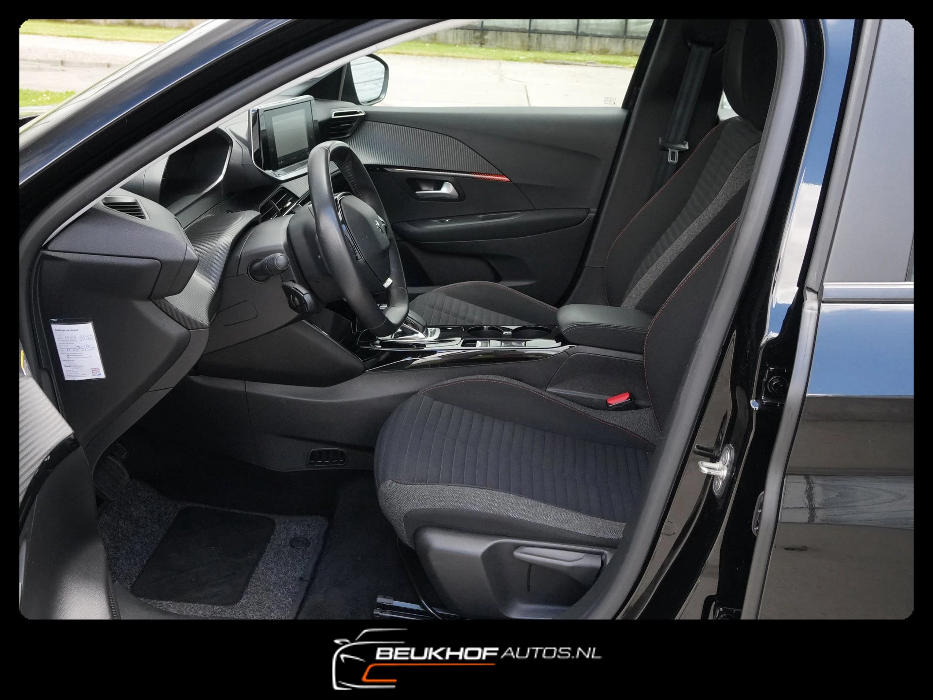 Hoofdafbeelding Peugeot e-208