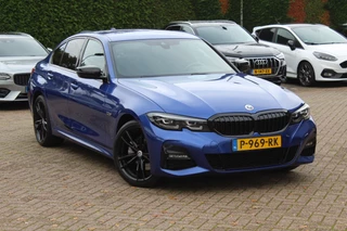 BMW 3 Serie 320e Business Ed. M Sport / Camera / Leder / Harman Kardon / 19'' / CarPlay / DAB / Cruise Control