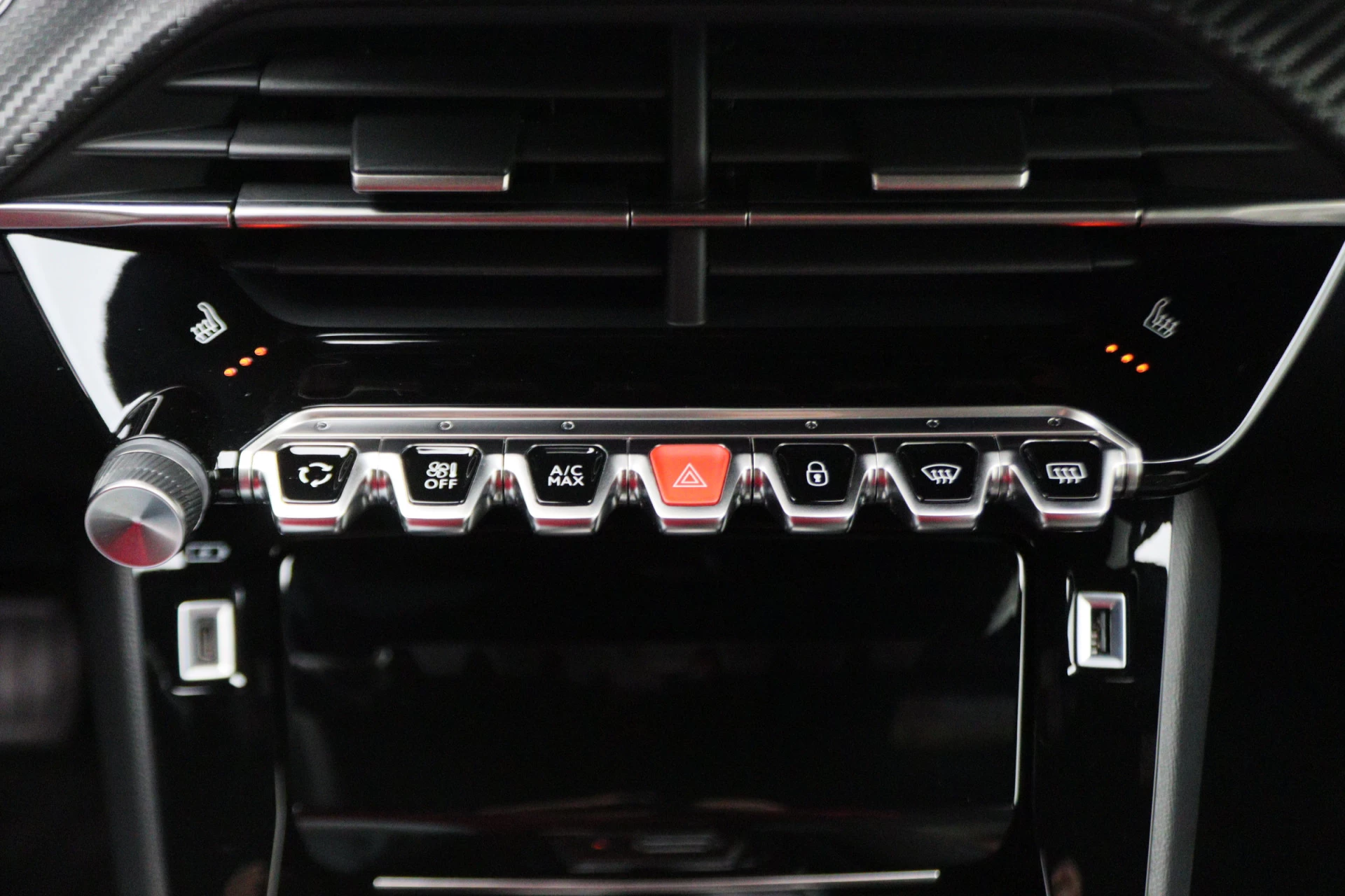 Hoofdafbeelding Peugeot e-2008