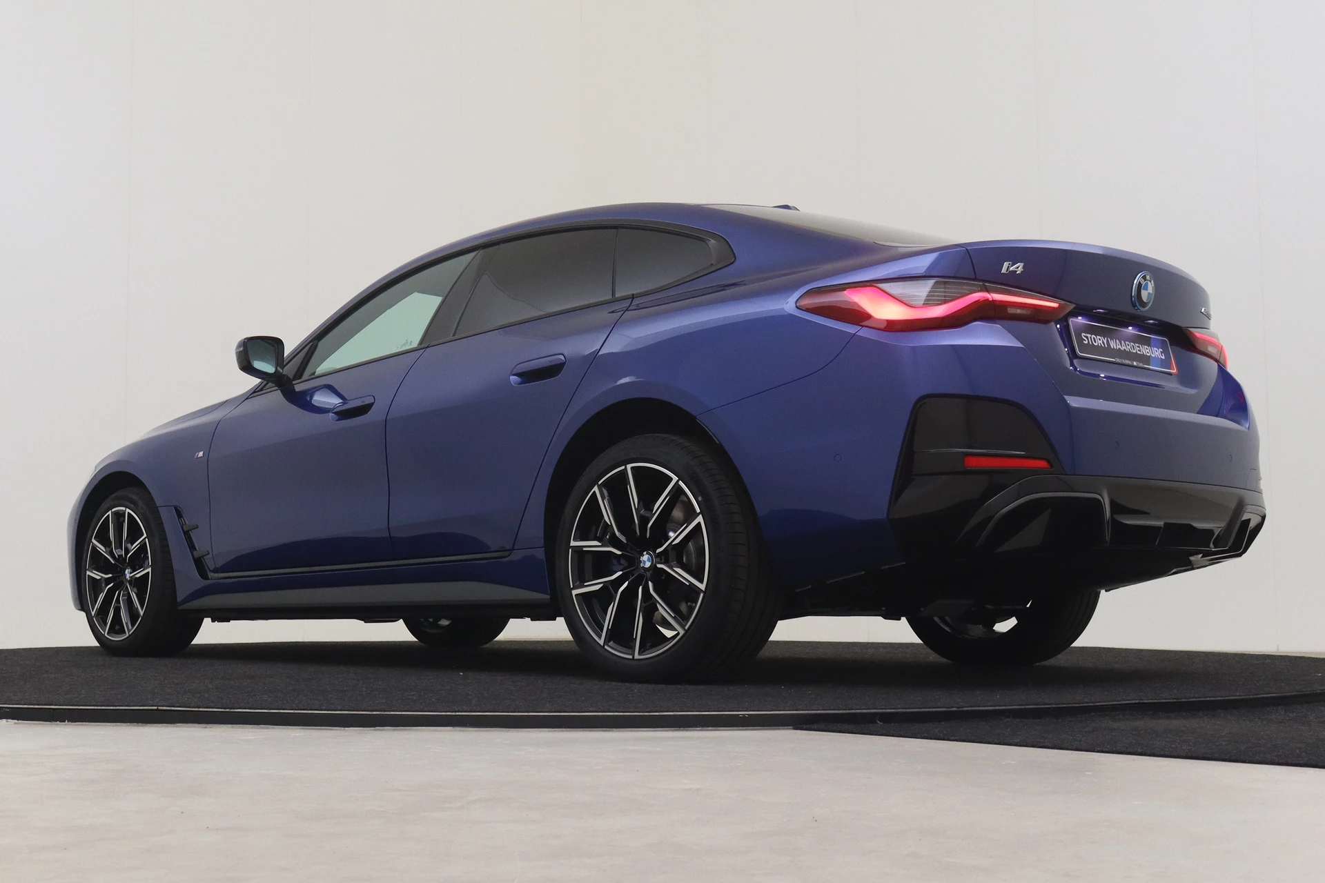 Hoofdafbeelding BMW i4