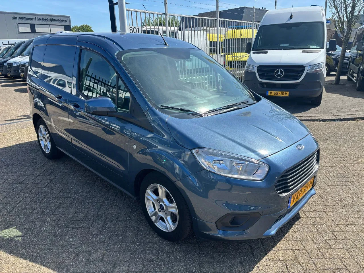 Hoofdafbeelding Ford Transit Courier