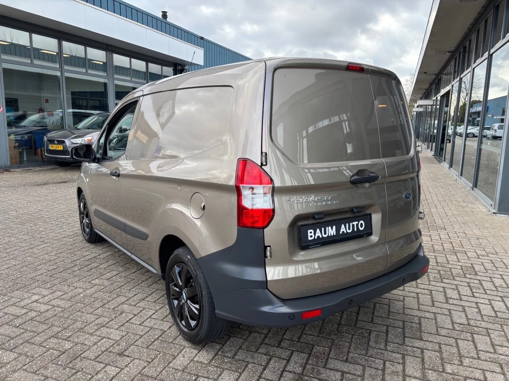 Hoofdafbeelding Ford Transit Courier