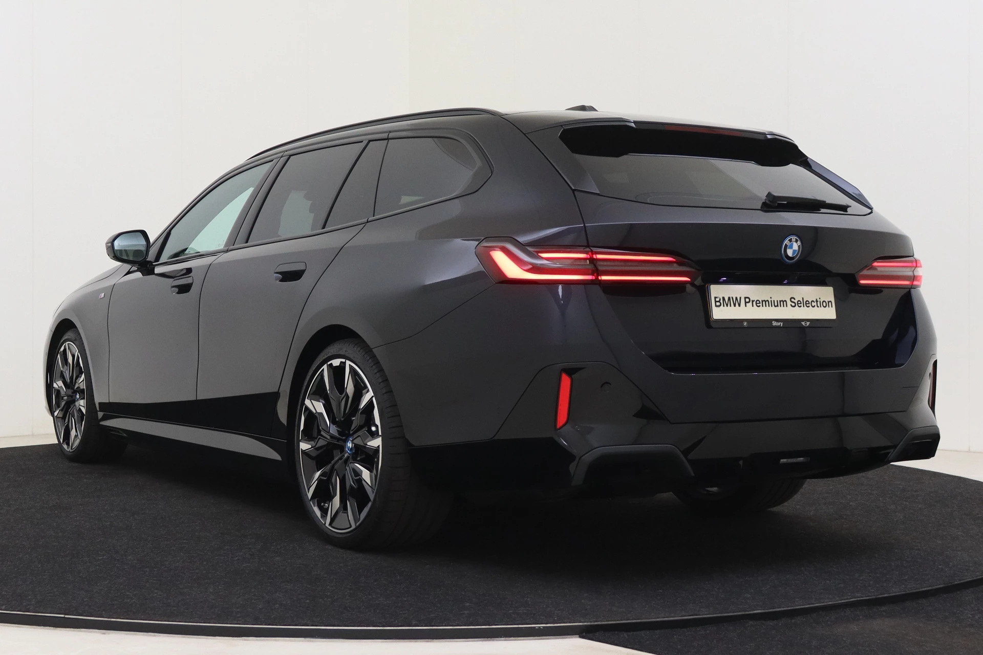 Hoofdafbeelding BMW i5