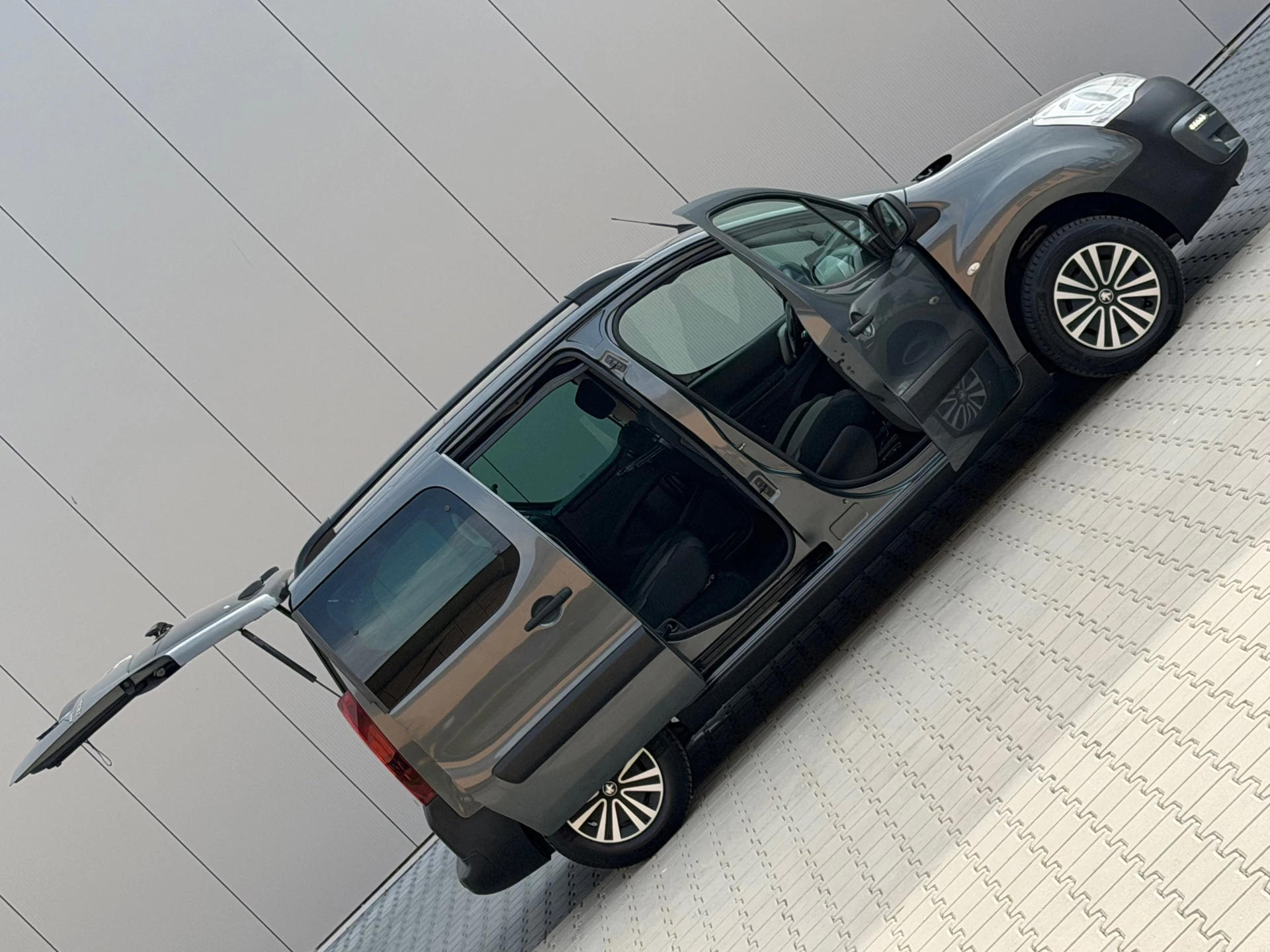 Hoofdafbeelding Peugeot Partner