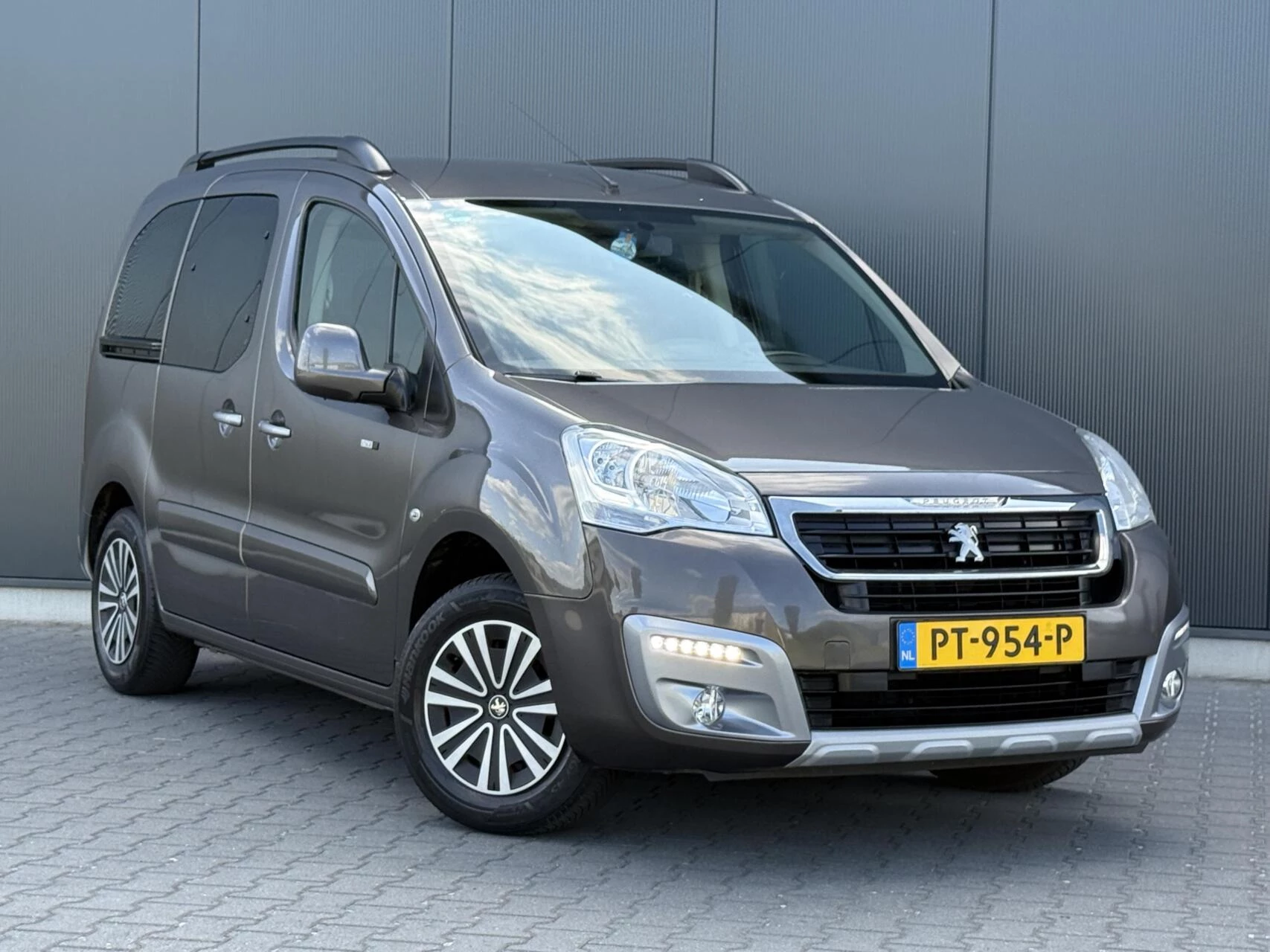 Hoofdafbeelding Peugeot Partner