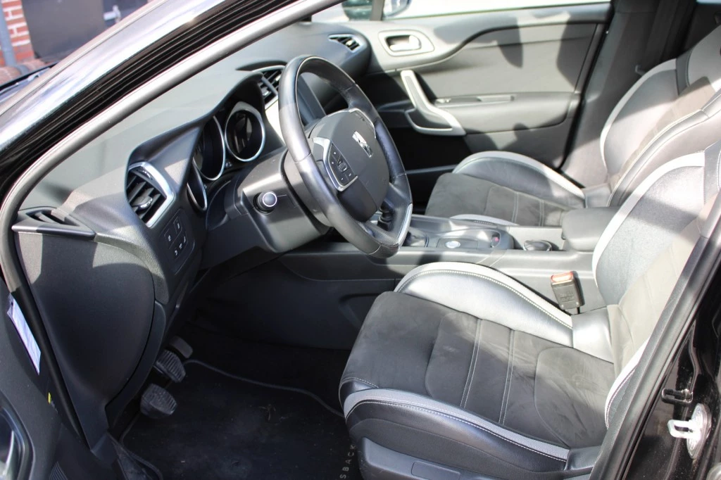 Hoofdafbeelding DS DS 4