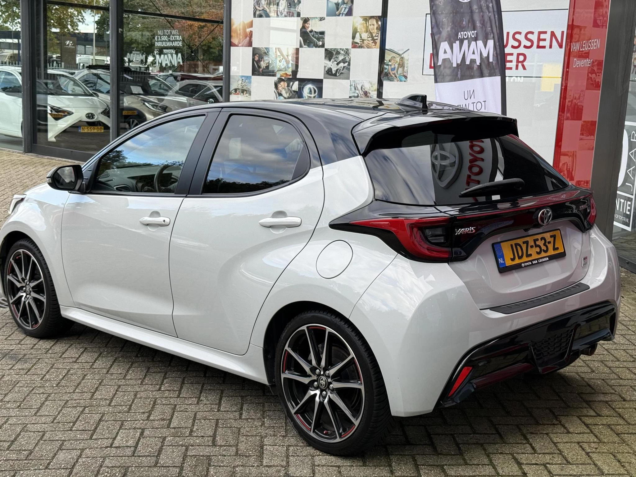 Hoofdafbeelding Toyota Yaris