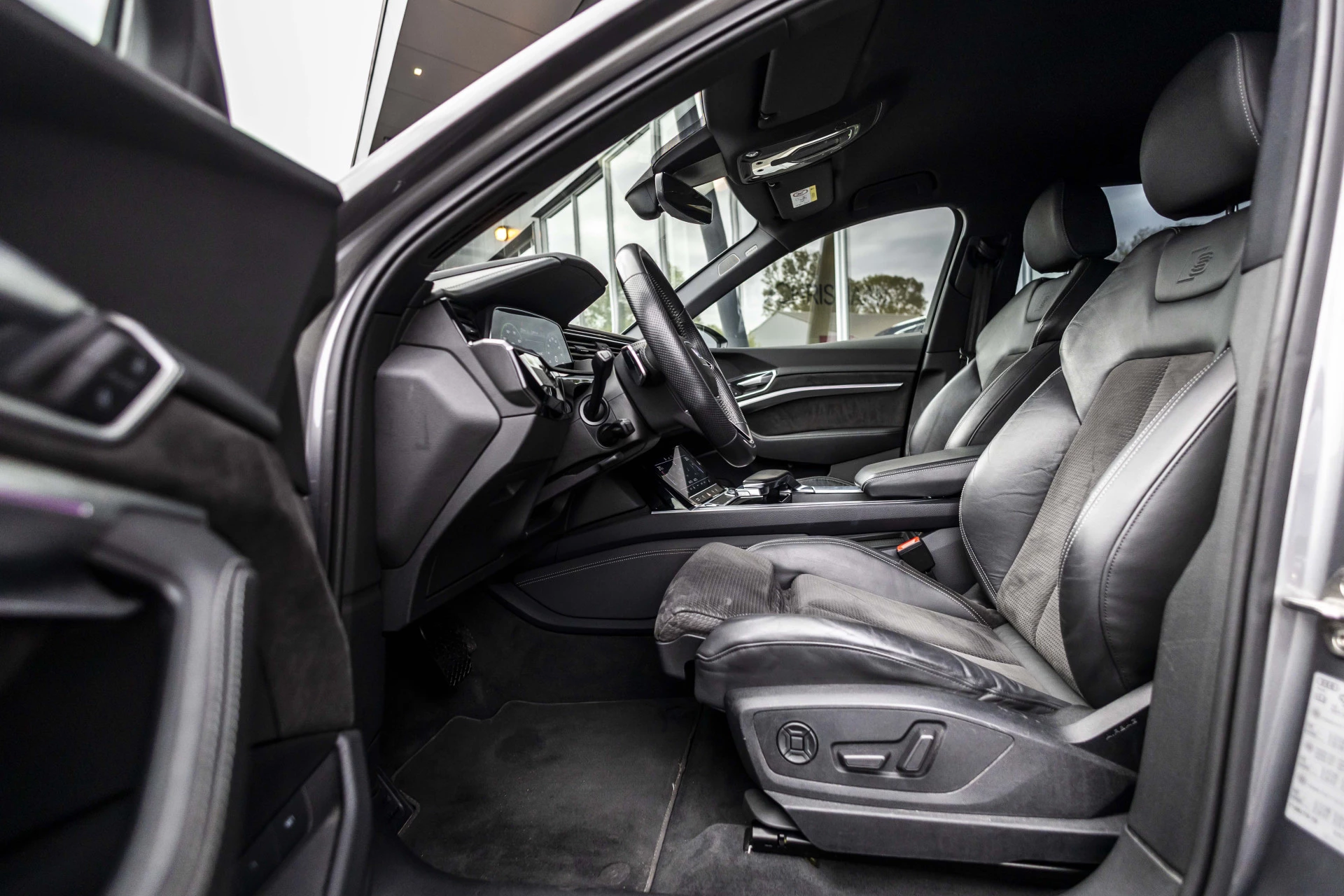 Hoofdafbeelding Audi e-tron