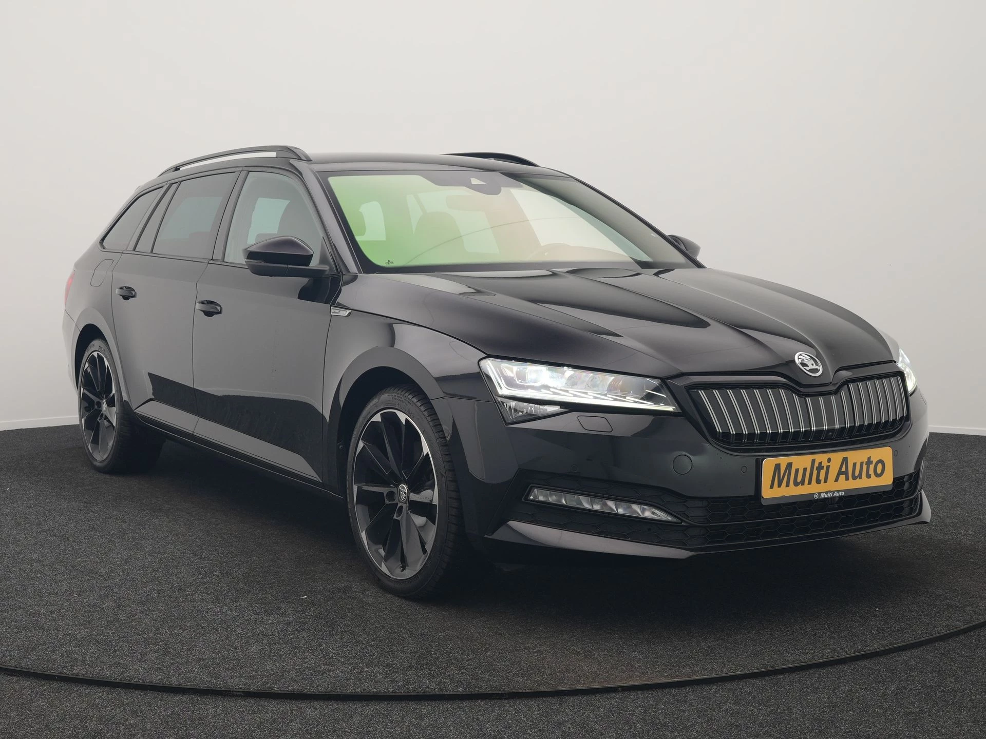 Hoofdafbeelding Škoda Superb