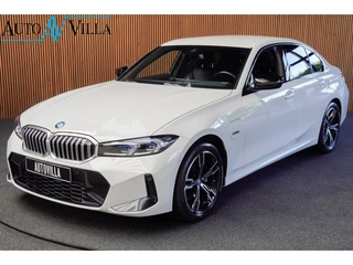 BMW 3 Serie 320e M-sport HUD Leer Navi Camera ACC Matrix LED Laser PDC Virtual Climate (3-zone) Zwarte binnenhemel Sportstoelen LM velgen Facelift model! BTW auto!