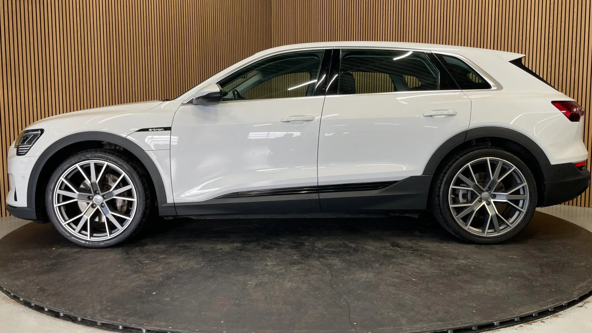 Hoofdafbeelding Audi e-tron