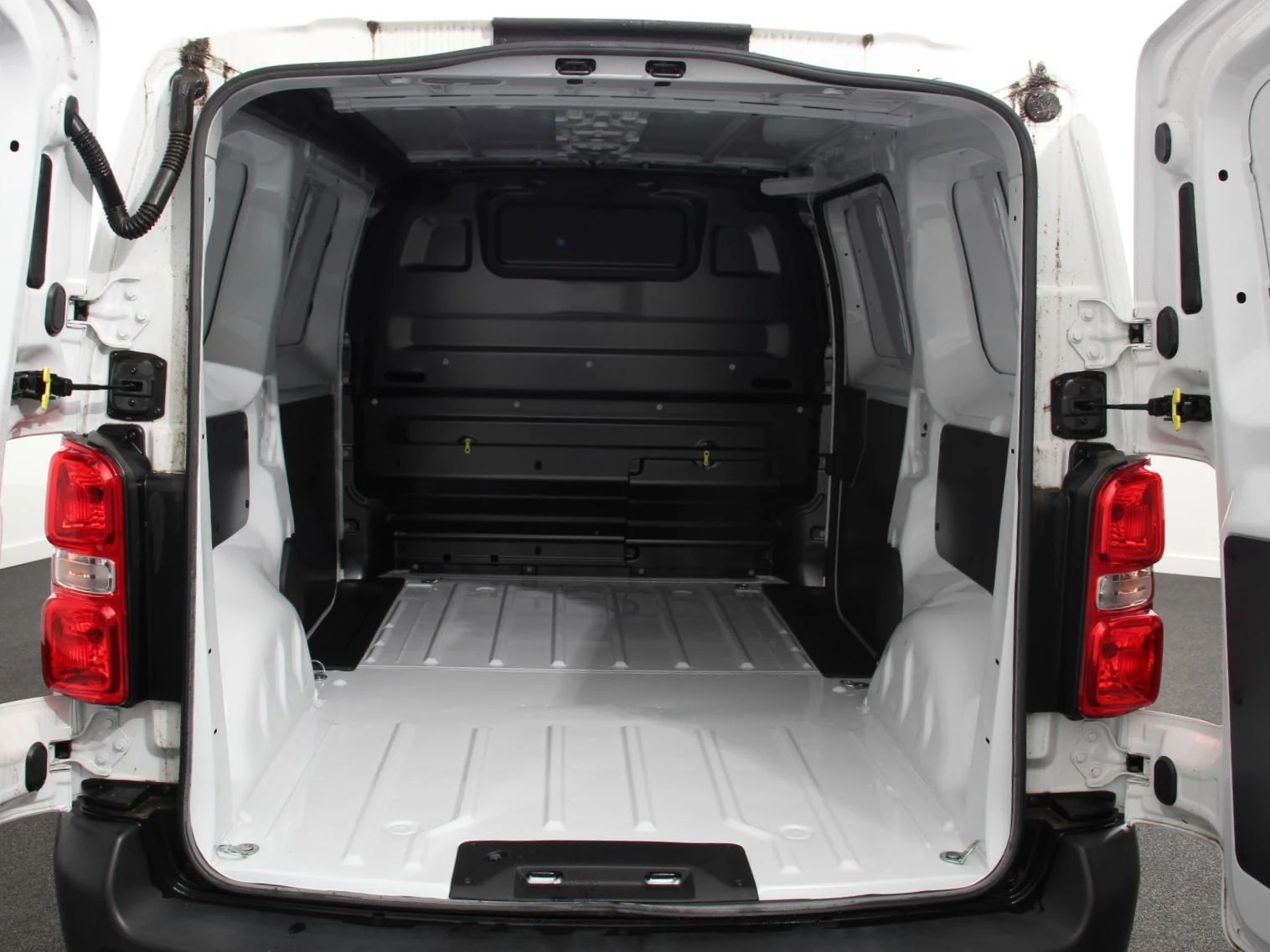 Hoofdafbeelding Peugeot e-Expert