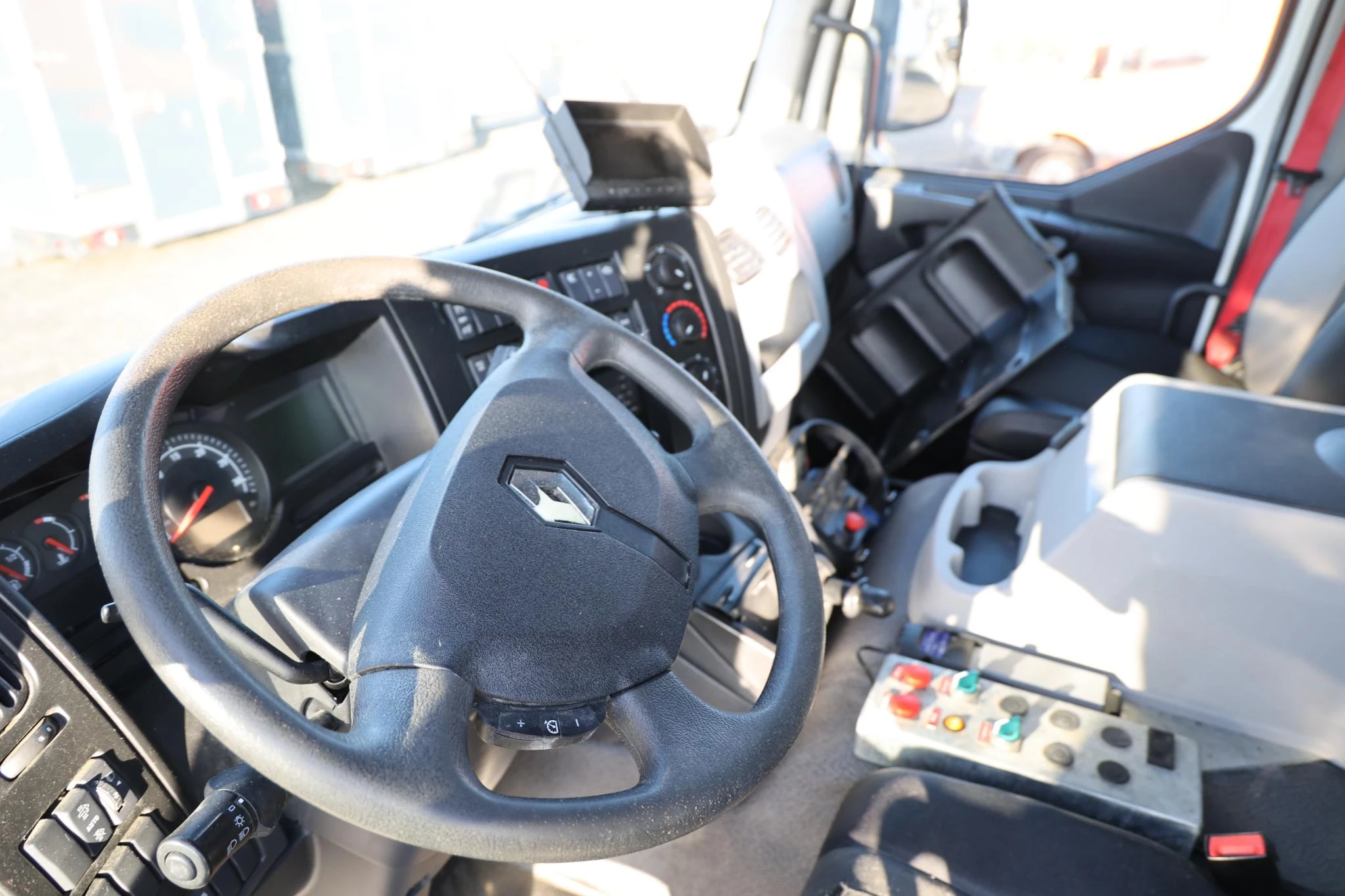 Hoofdafbeelding Renault MIDLUM