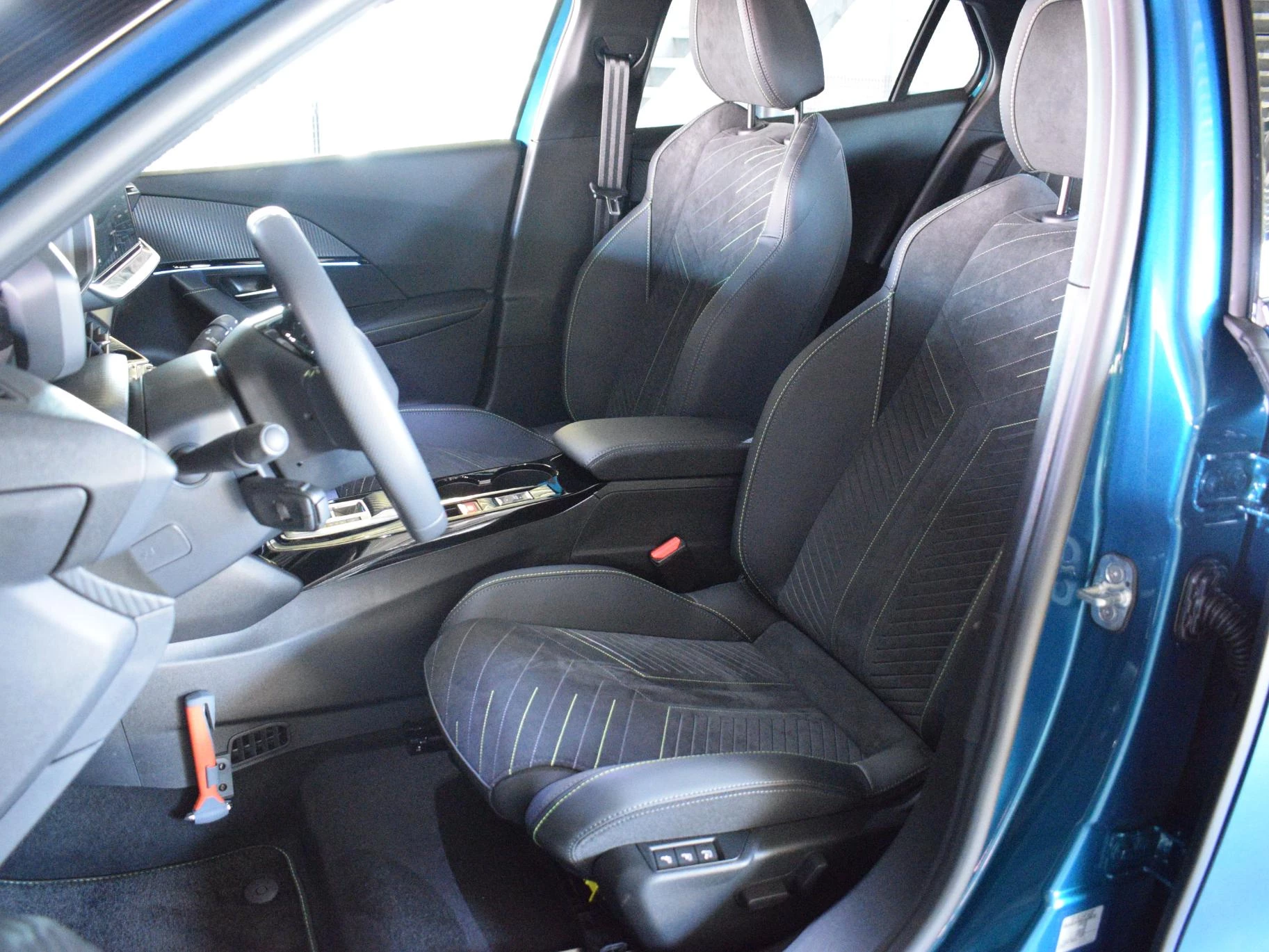 Hoofdafbeelding Peugeot e-2008