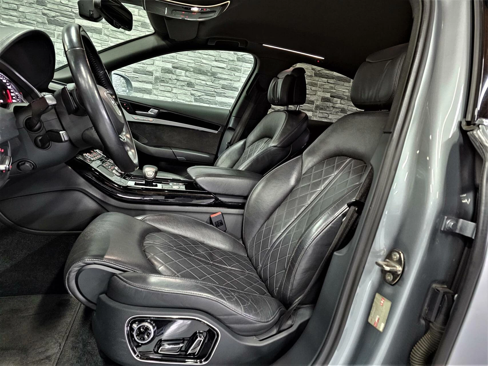 Hoofdafbeelding Audi A8