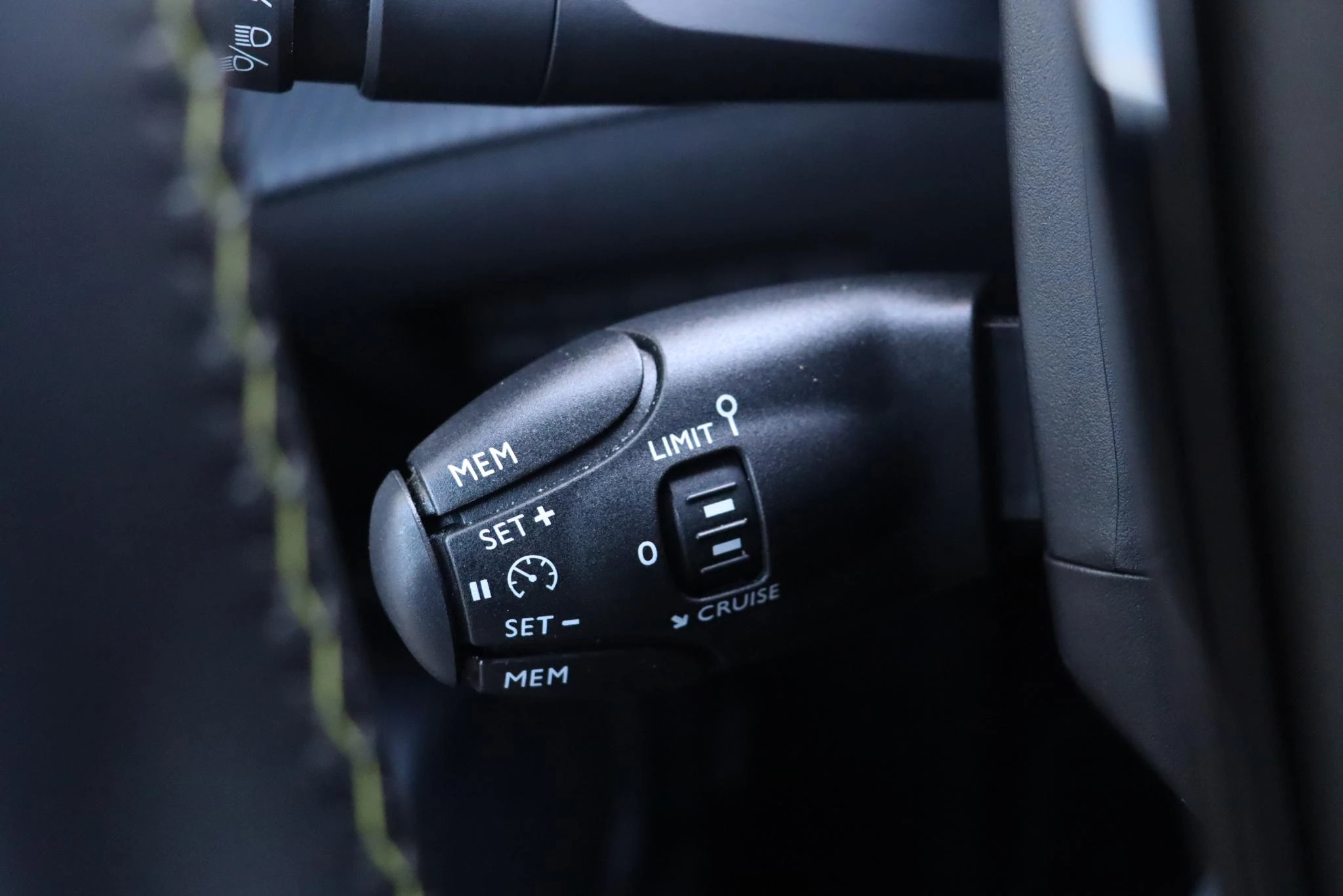 Hoofdafbeelding Peugeot e-2008