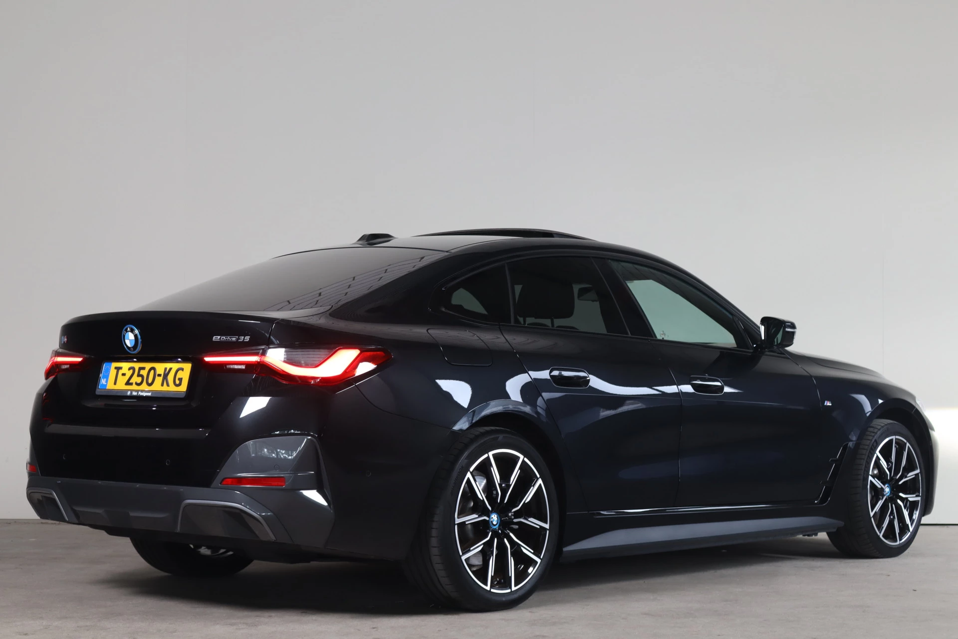 Hoofdafbeelding BMW i4