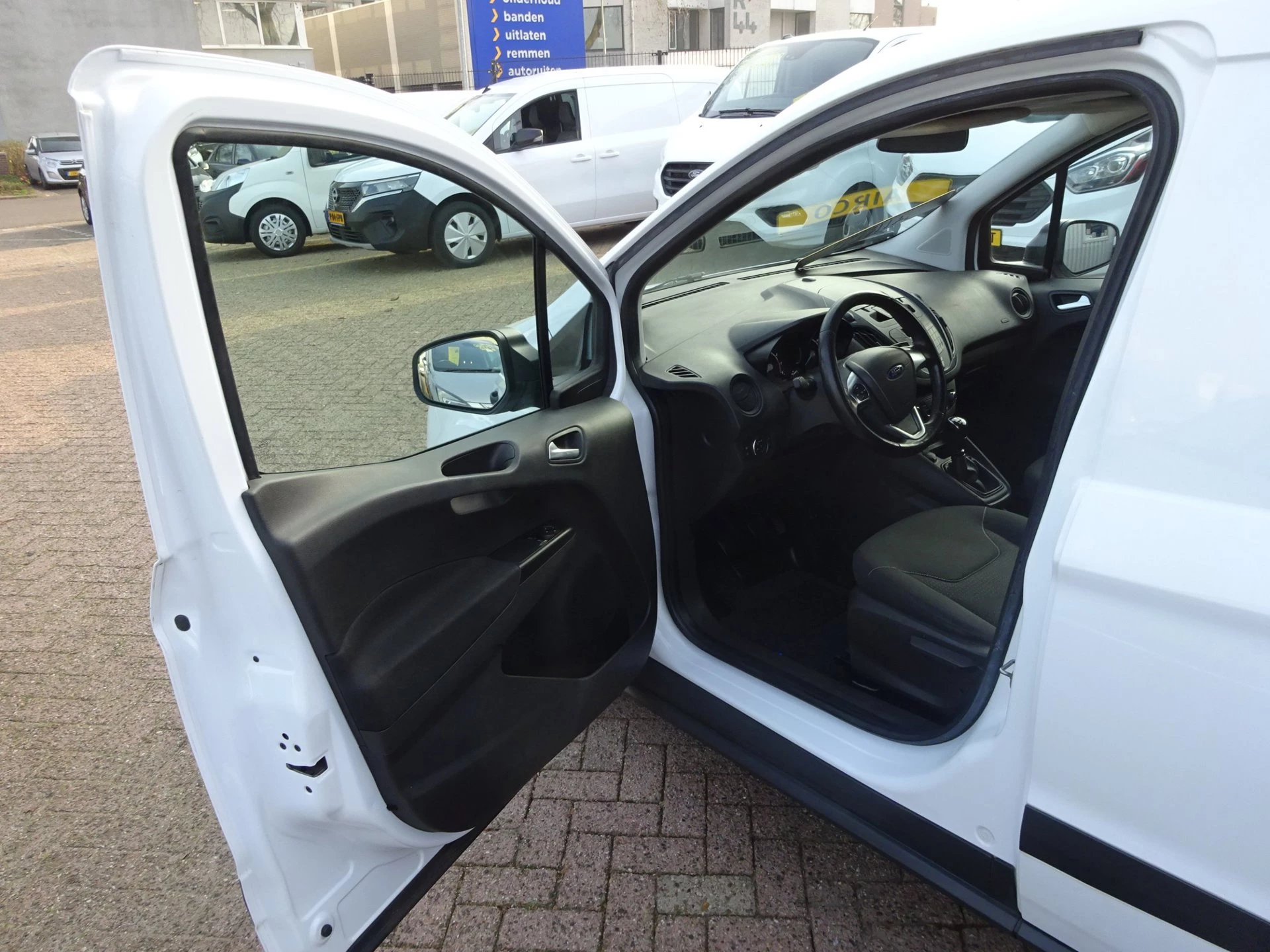 Hoofdafbeelding Ford Transit Courier