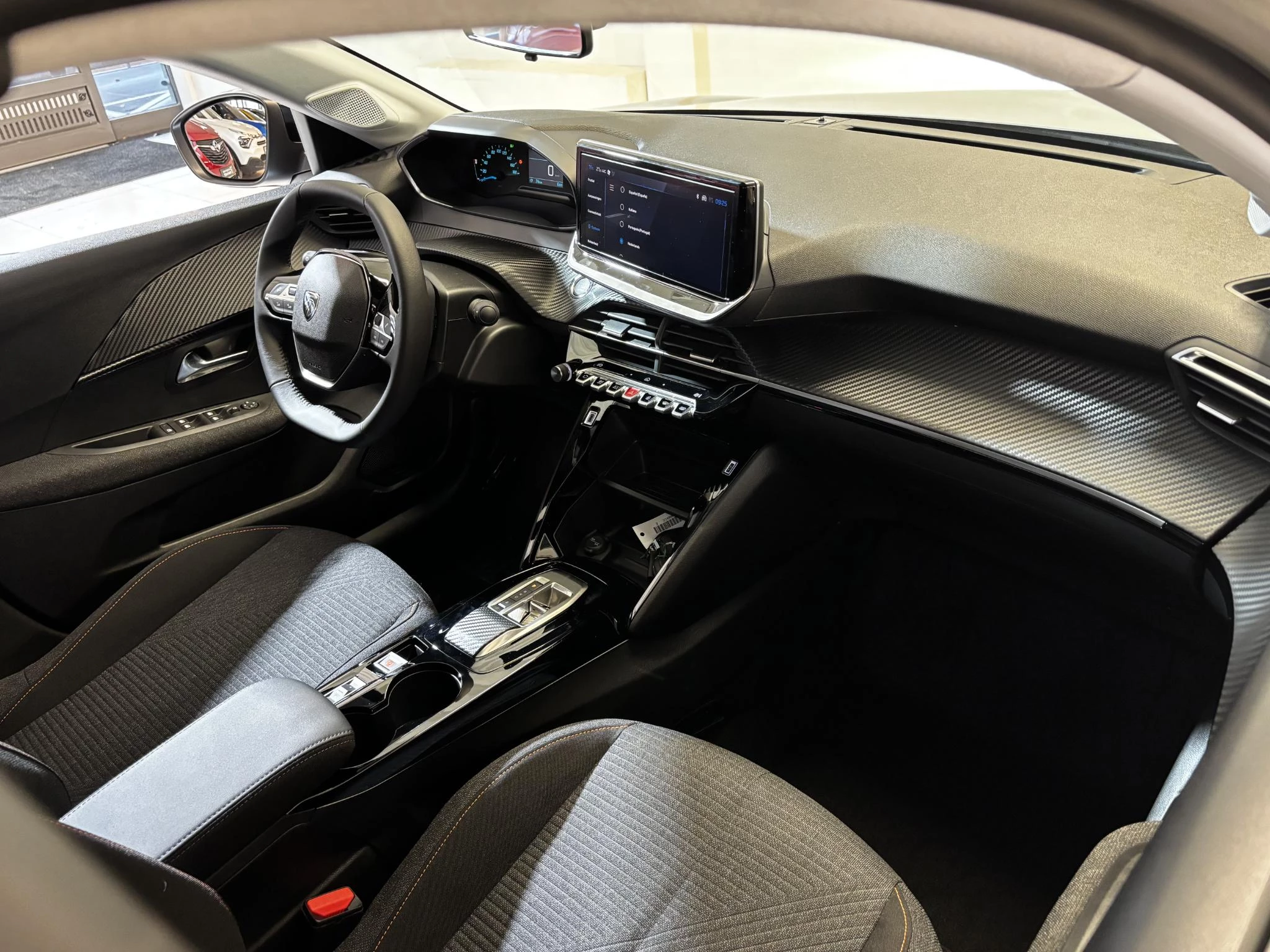 Hoofdafbeelding Peugeot e-208