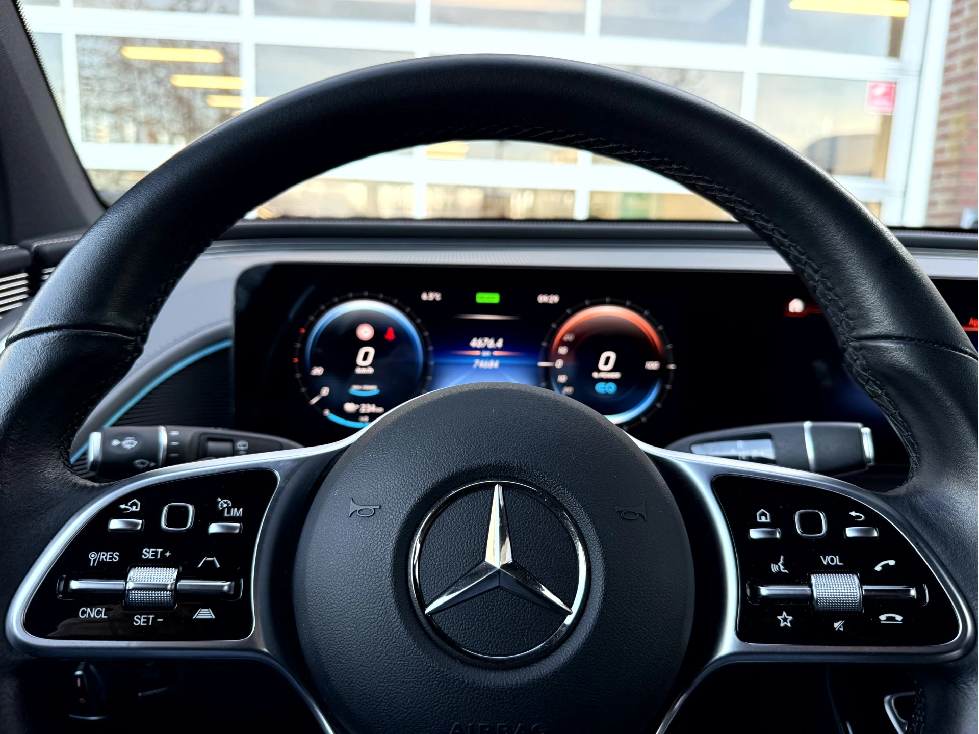 Hoofdafbeelding Mercedes-Benz EQC