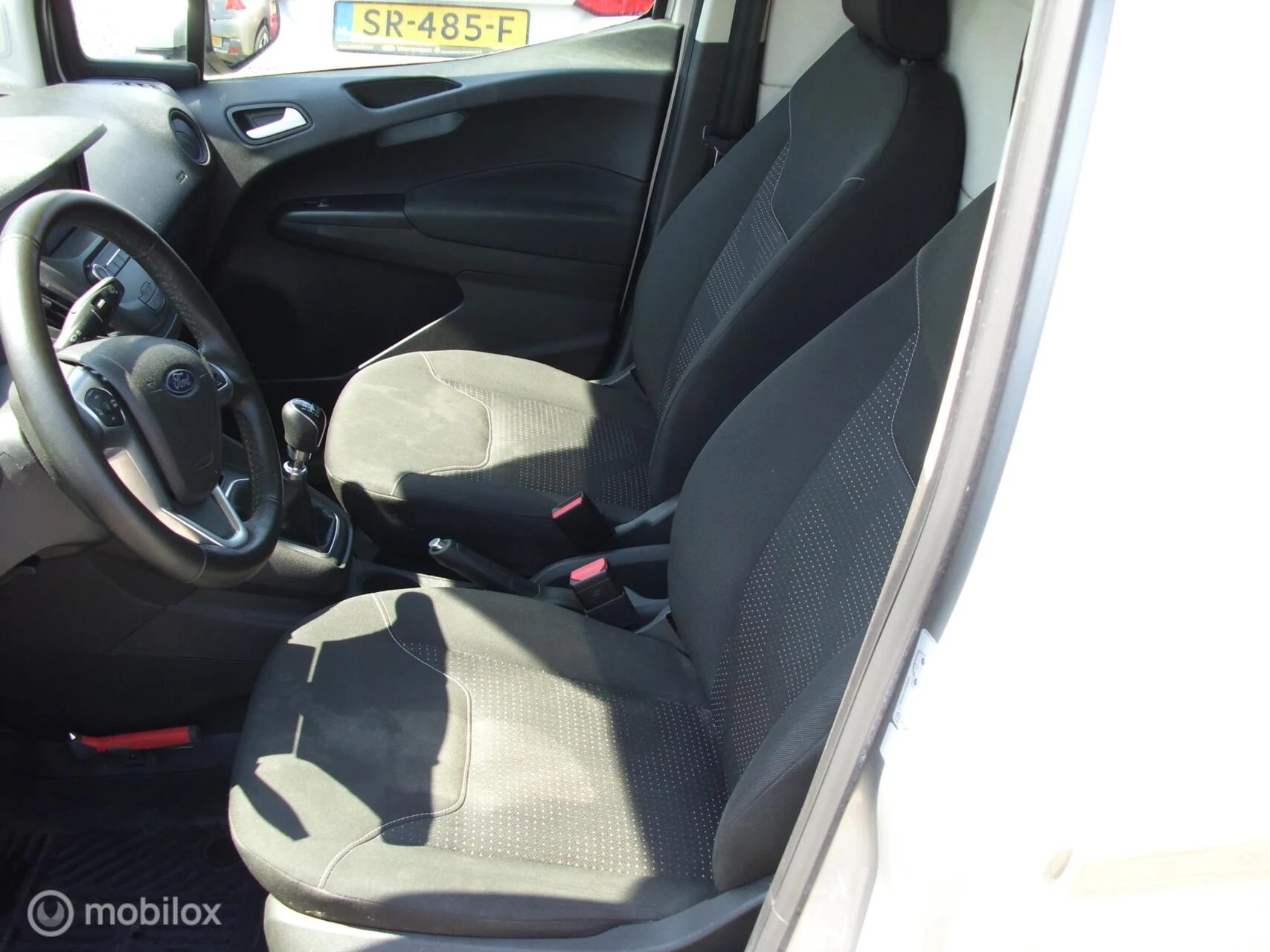 Hoofdafbeelding Ford Transit Courier