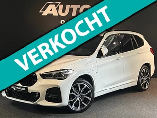 BMW X1 XDrive25e High Executive Edition M Pano/ lederen Memoryseats/ 19"/ ACC/ Camera/ Trekhaak/H&K