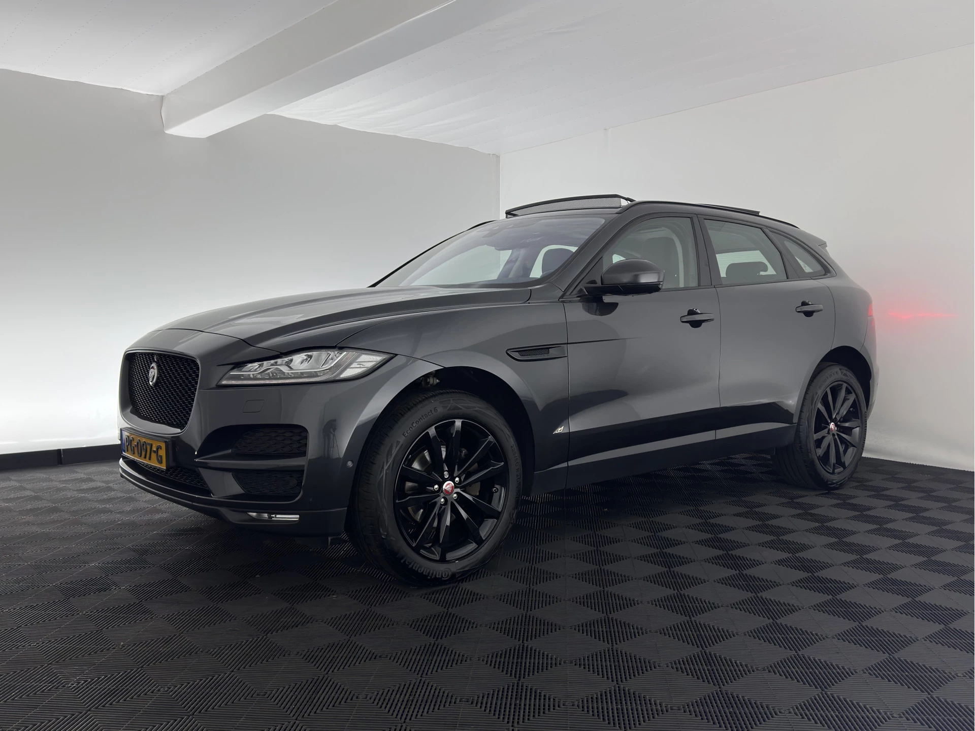 Hoofdafbeelding Jaguar F-PACE